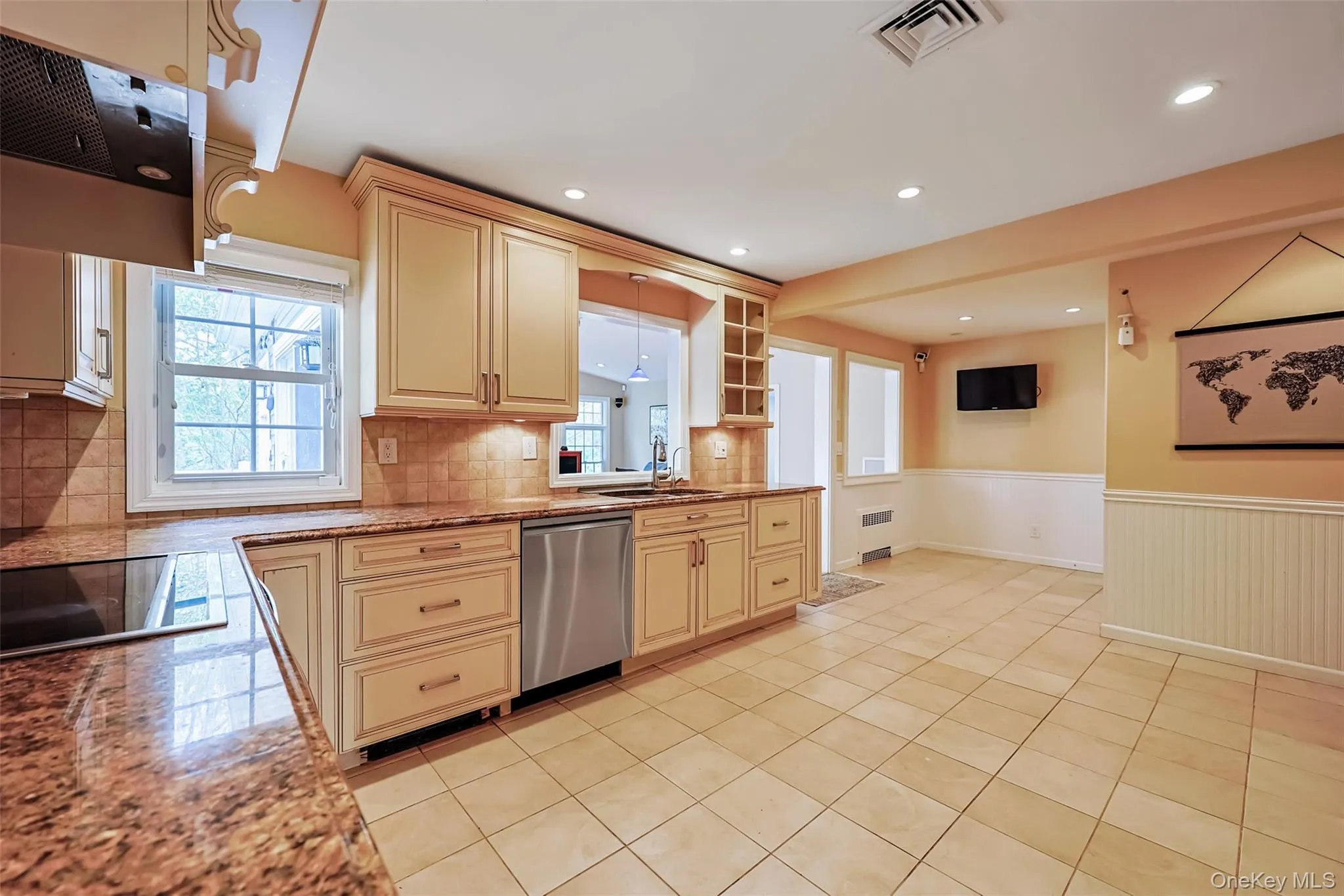 24 Timberline Drive, Huntington, NY, 4 Bedrooms Bedrooms, 9 Rooms Rooms,5 BathroomsBathrooms,Residential,For Rent,Timberline,0,1004754 24 Timberline Drive, Huntington, NY, 4 Bedrooms Bedrooms, 9 Rooms Rooms,5 BathroomsBathrooms,Residential,For Rent,Timberline,0,1004754
