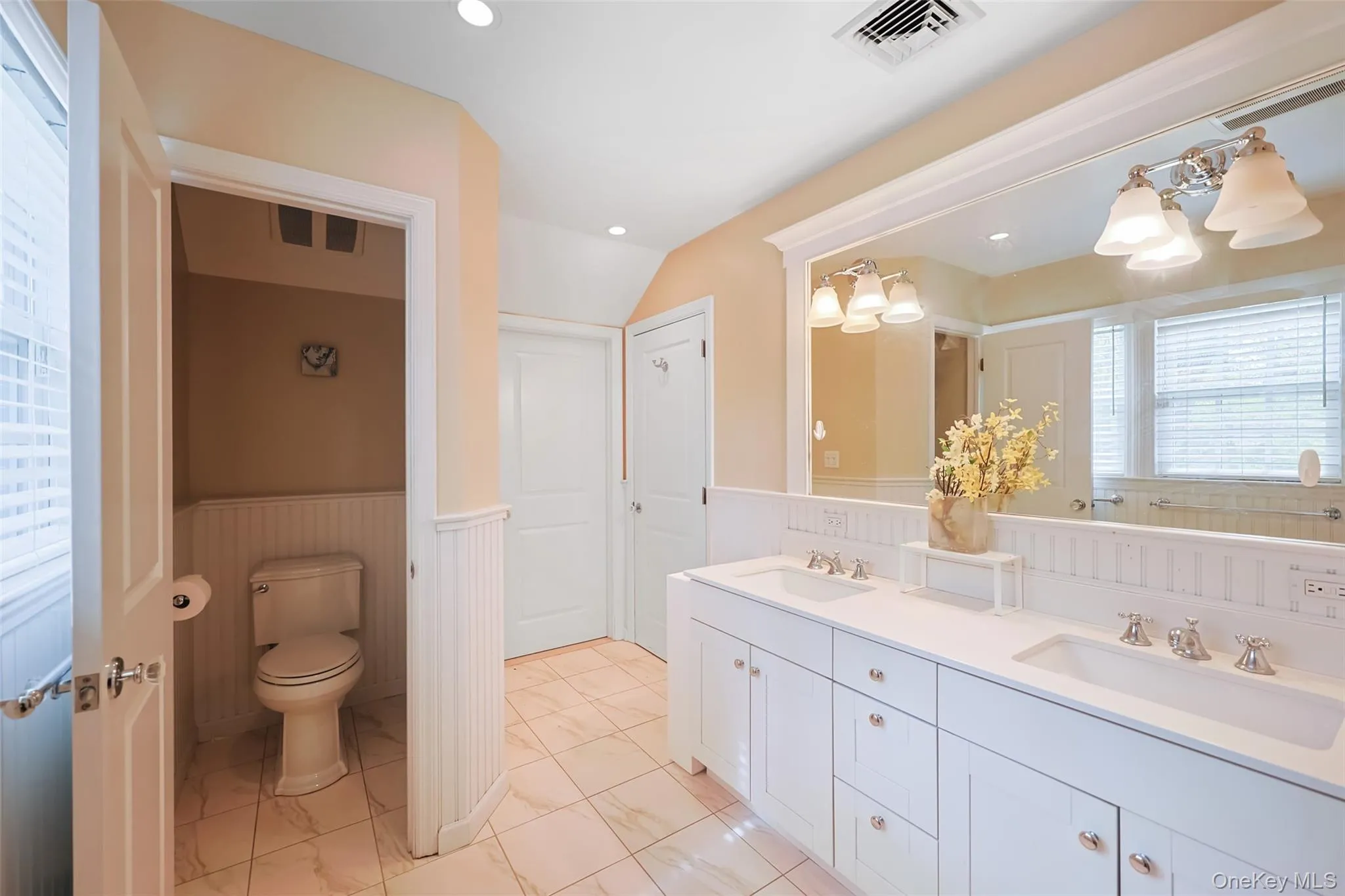 24 Timberline Drive, Huntington, NY, 4 Bedrooms Bedrooms, 9 Rooms Rooms,5 BathroomsBathrooms,Residential,For Rent,Timberline,0,1004754 24 Timberline Drive, Huntington, NY, 4 Bedrooms Bedrooms, 9 Rooms Rooms,5 BathroomsBathrooms,Residential,For Rent,Timberline,0,1004754