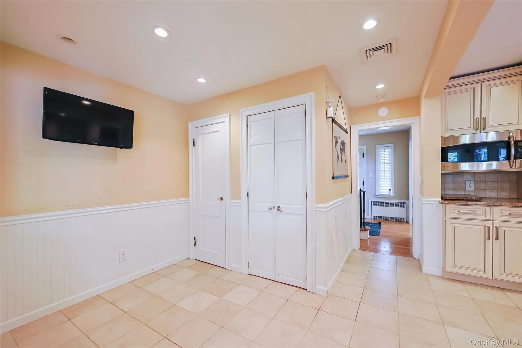 24 Timberline Drive, Huntington, NY, 4 Bedrooms Bedrooms, 9 Rooms Rooms,5 BathroomsBathrooms,Residential,For Rent,Timberline,0,1004754 24 Timberline Drive, Huntington, NY, 4 Bedrooms Bedrooms, 9 Rooms Rooms,5 BathroomsBathrooms,Residential,For Rent,Timberline,0,1004754