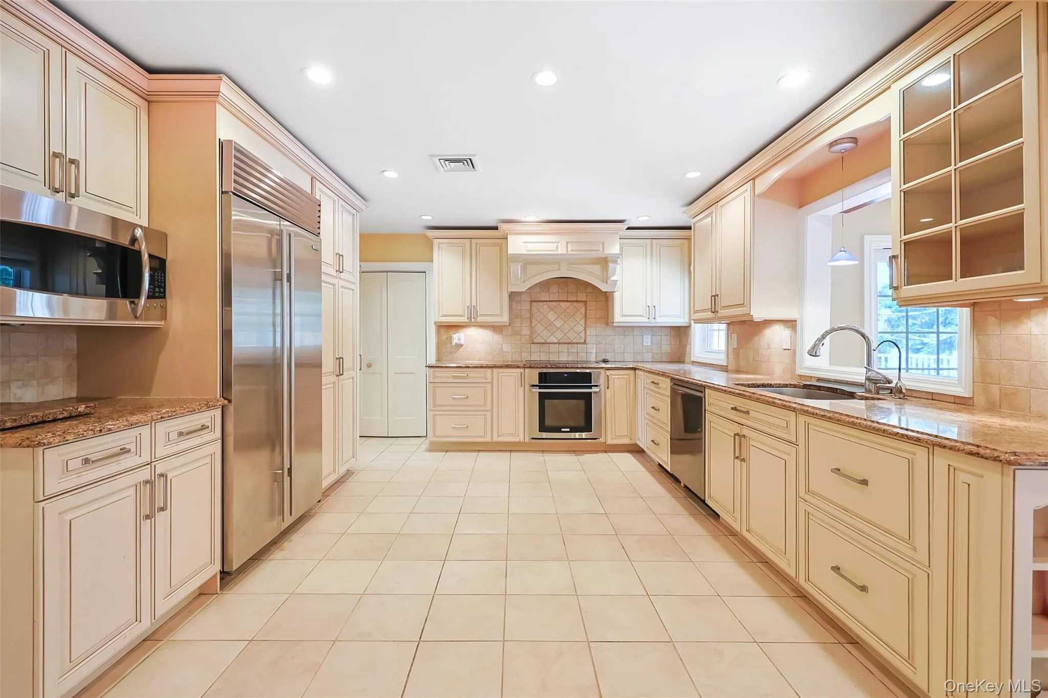 24 Timberline Drive, Huntington, NY, 4 Bedrooms Bedrooms, 9 Rooms Rooms,5 BathroomsBathrooms,Residential,For Rent,Timberline,0,1004754 24 Timberline Drive, Huntington, NY, 4 Bedrooms Bedrooms, 9 Rooms Rooms,5 BathroomsBathrooms,Residential,For Rent,Timberline,0,1004754