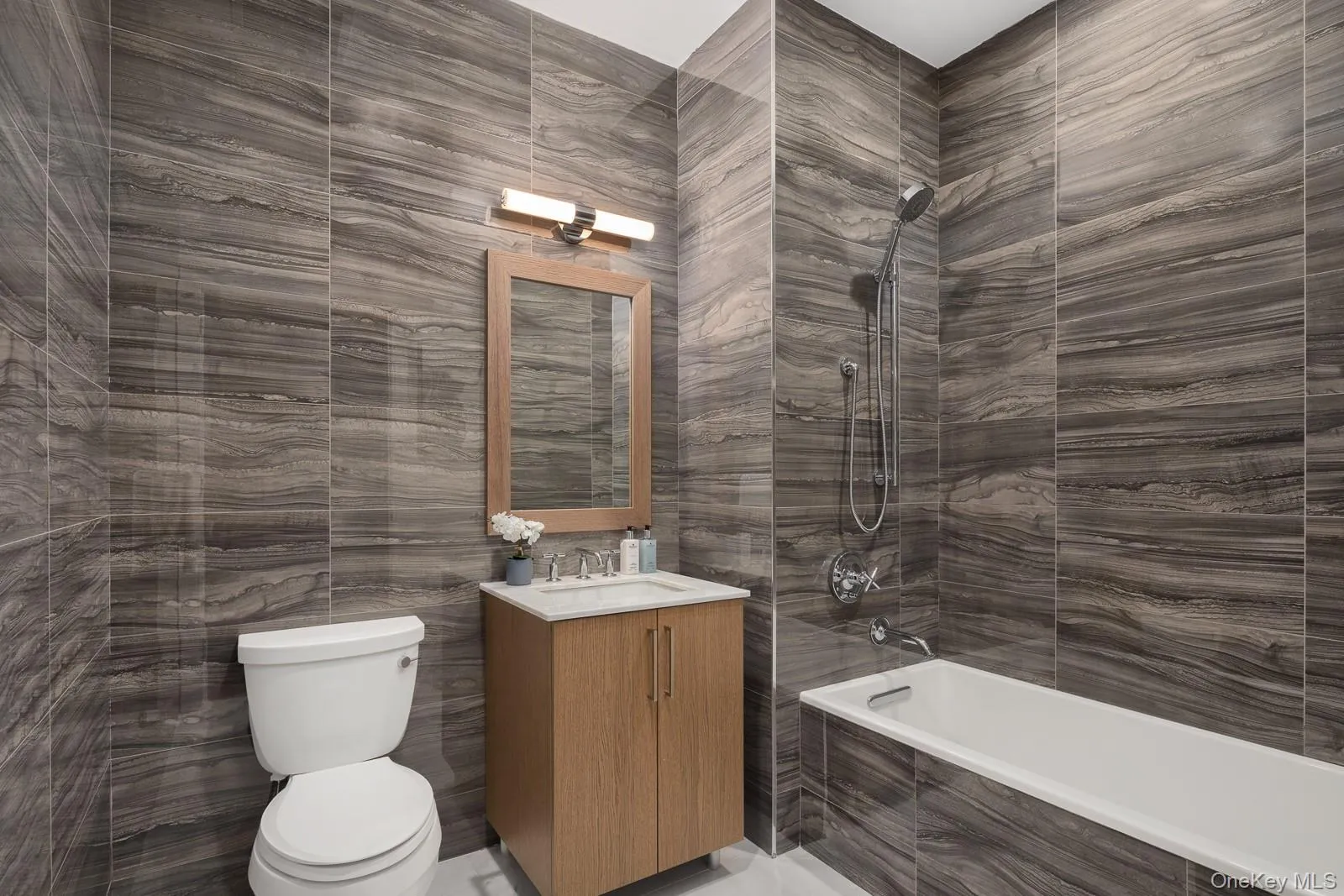 100 Garvies Point Road, Glen Cove, NY, 2 Bedrooms Bedrooms, 5 Rooms Rooms,2 BathroomsBathrooms,Residential Lease,For Rent,Garvies Point,0,1004756 100 Garvies Point Road, Glen Cove, NY, 2 Bedrooms Bedrooms, 5 Rooms Rooms,2 BathroomsBathrooms,Residential Lease,For Rent,Garvies Point,0,1004756