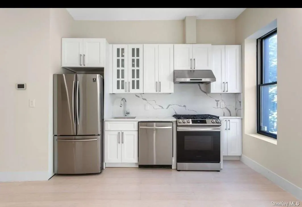 370 Marion Street, New York, NY, 2 Bedrooms Bedrooms, 3 Rooms Rooms,1 BathroomBathrooms,Residential Lease,For Rent,Marion,0,1004758 370 Marion Street, New York, NY, 2 Bedrooms Bedrooms, 3 Rooms Rooms,1 BathroomBathrooms,Residential Lease,For Rent,Marion,0,1004758