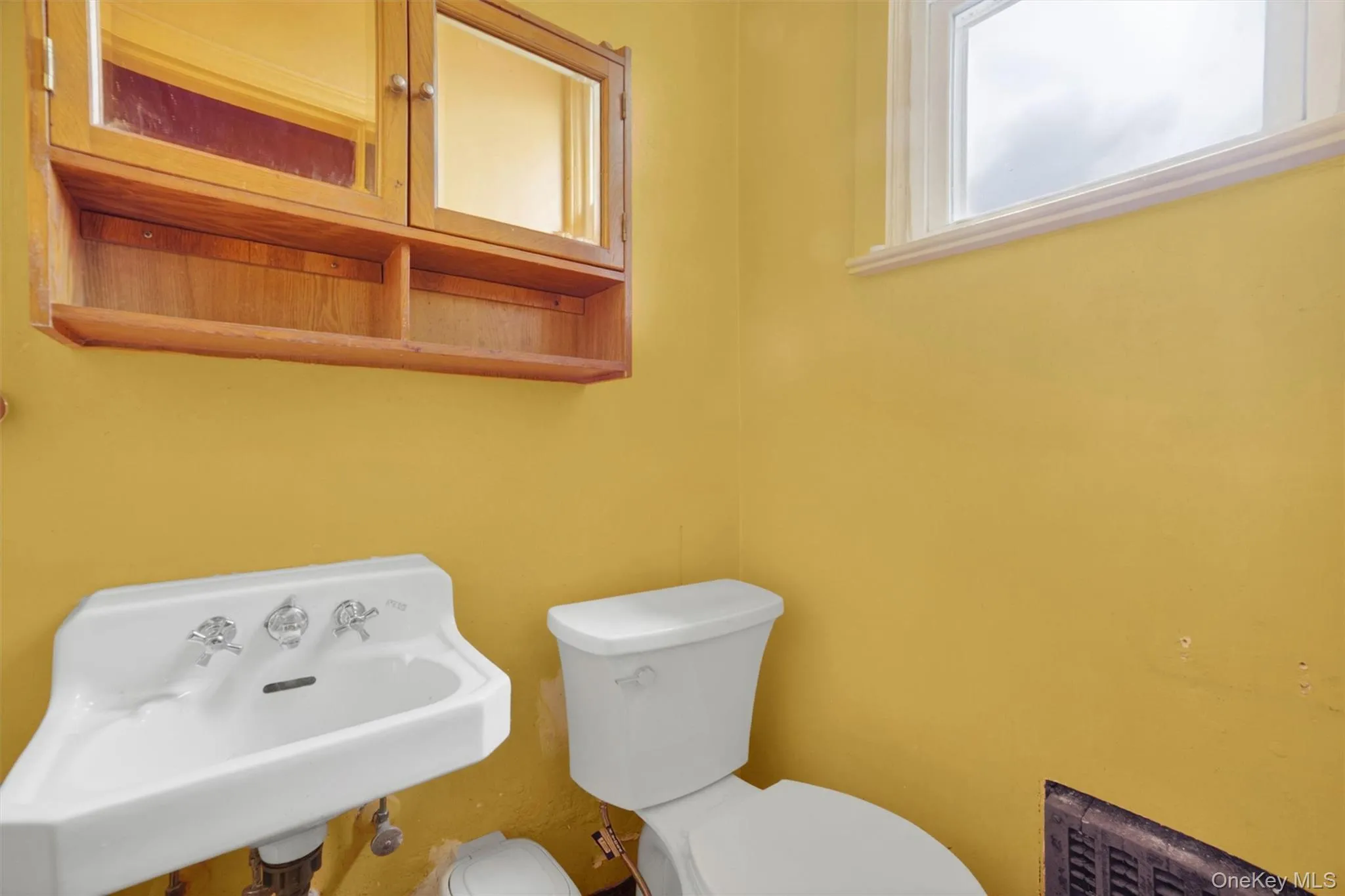 66 Page Avenue, Yonkers, NY, 2 Bedrooms Bedrooms, 6 Rooms Rooms,1 BathroomBathrooms,Residential,For Rent,Page,0,1004761 66 Page Avenue, Yonkers, NY, 2 Bedrooms Bedrooms, 6 Rooms Rooms,1 BathroomBathrooms,Residential,For Rent,Page,0,1004761