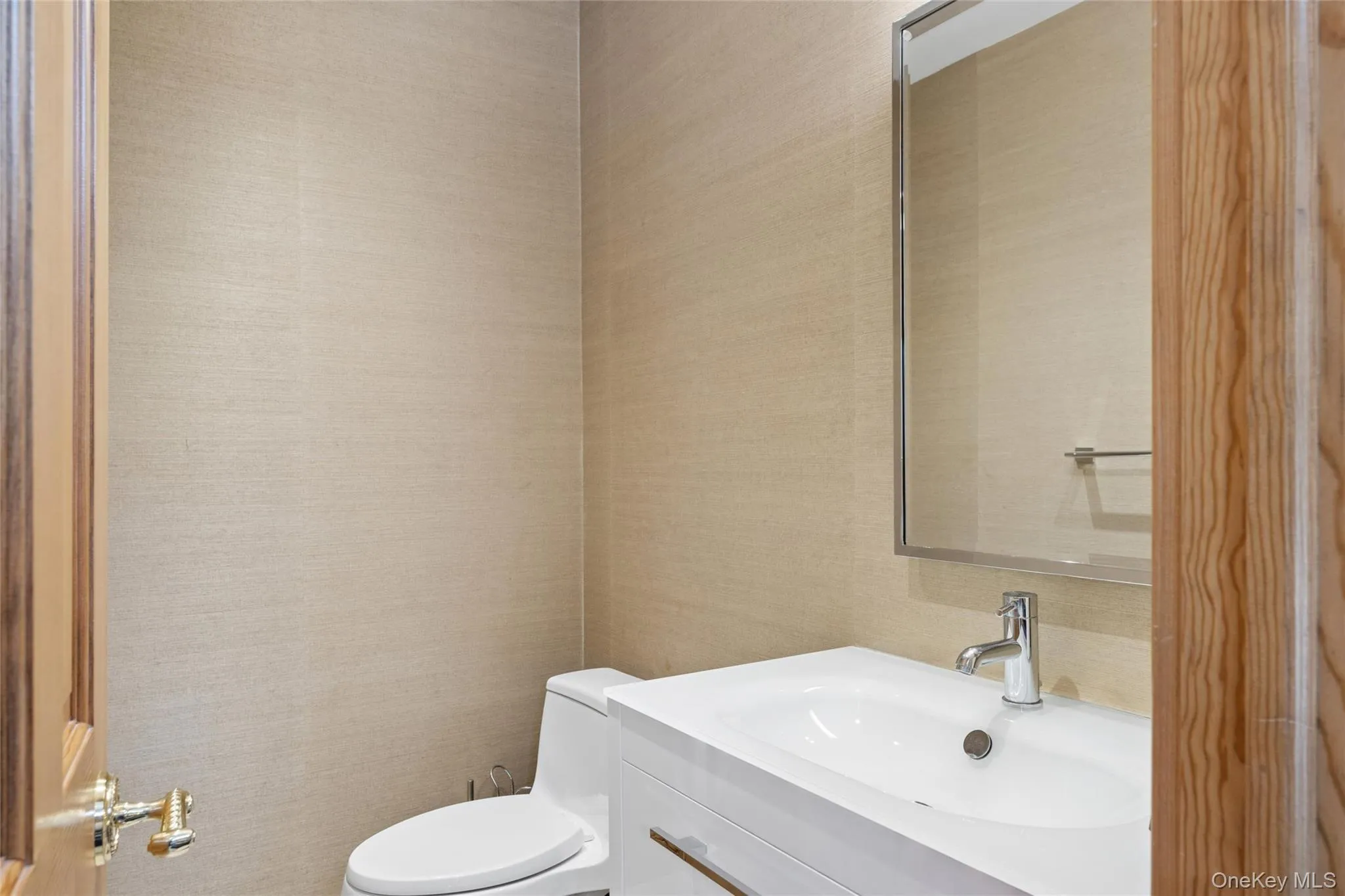 1/2 bath 1/2 bath