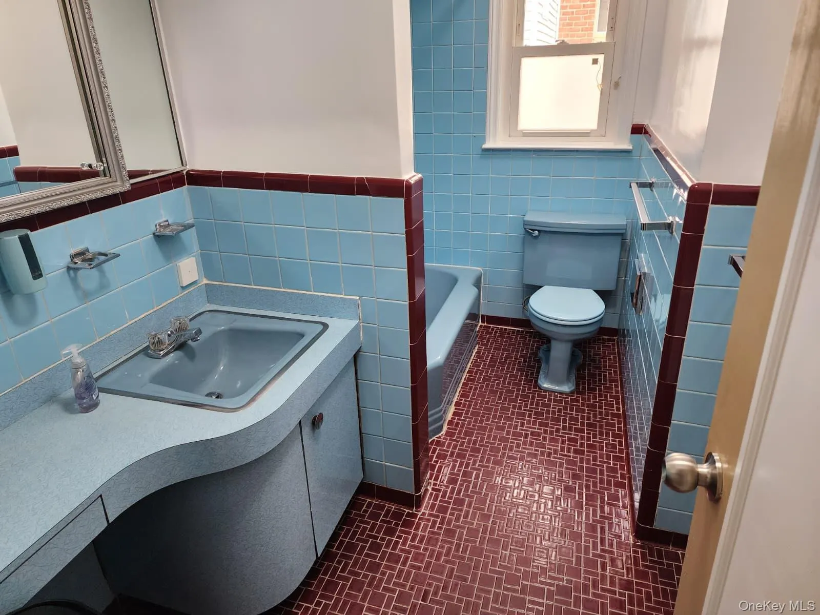213-05 Union Turnpike, New York, NY, 5 Bedrooms Bedrooms, 12 Rooms Rooms,3 BathroomsBathrooms,Residential Lease,For Rent,Union Turnpike,0,1004766 213-05 Union Turnpike, New York, NY, 5 Bedrooms Bedrooms, 12 Rooms Rooms,3 BathroomsBathrooms,Residential Lease,For Rent,Union Turnpike,0,1004766