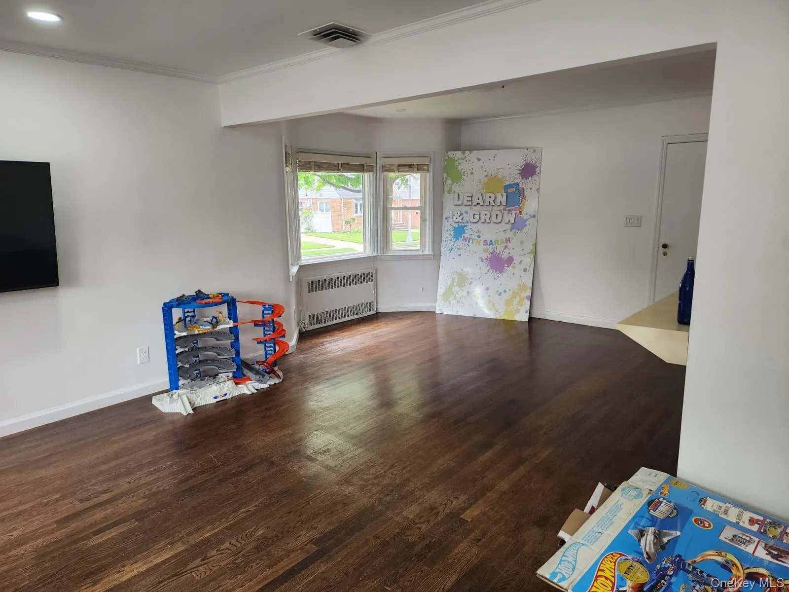 213-05 Union Turnpike, New York, NY, 5 Bedrooms Bedrooms, 12 Rooms Rooms,3 BathroomsBathrooms,Residential Lease,For Rent,Union Turnpike,0,1004766 213-05 Union Turnpike, New York, NY, 5 Bedrooms Bedrooms, 12 Rooms Rooms,3 BathroomsBathrooms,Residential Lease,For Rent,Union Turnpike,0,1004766