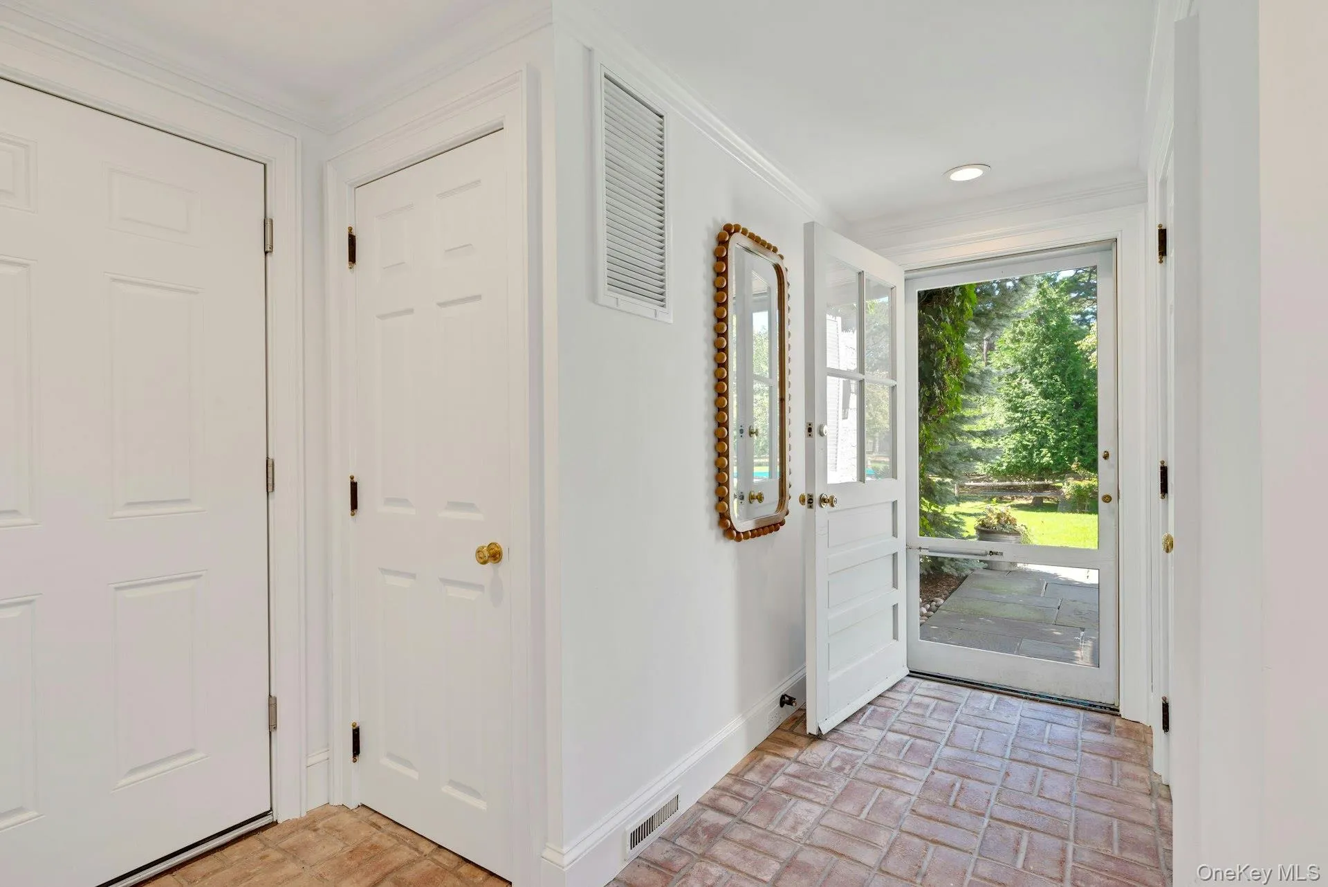 41 Niamogue Lane, Southampton, New York 11959