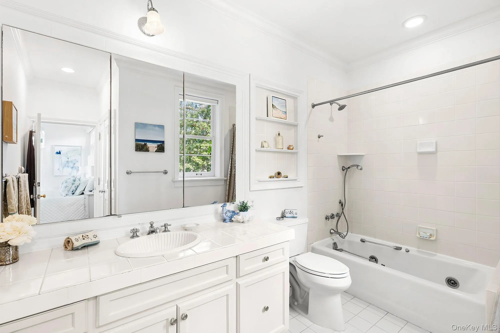 41 Niamogue Lane, Southampton, New York 11959