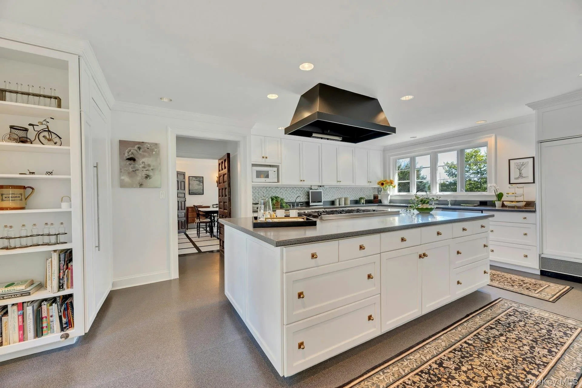 41 Niamogue Lane, Southampton, New York 11959