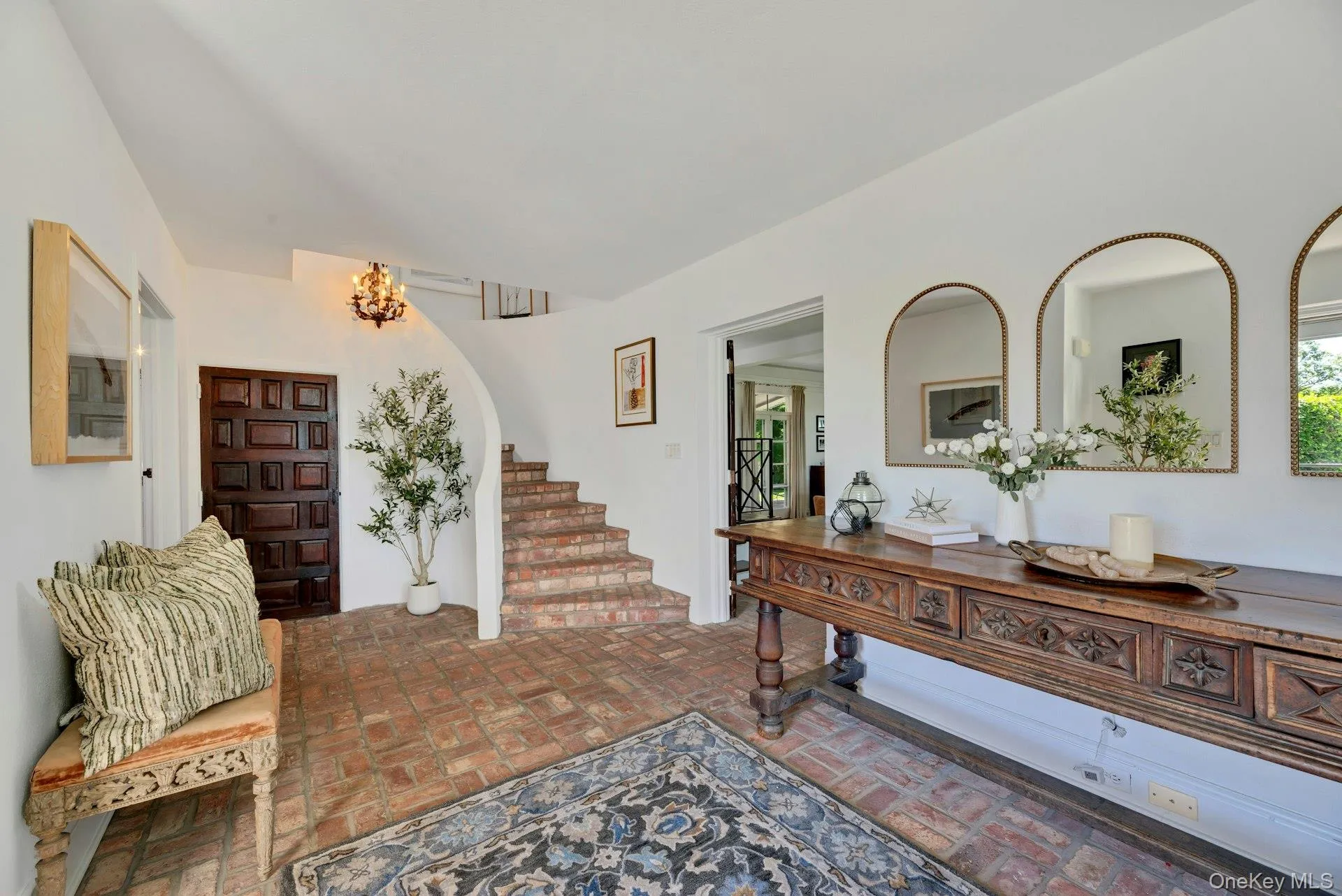 41 Niamogue Lane, Southampton, New York 11959