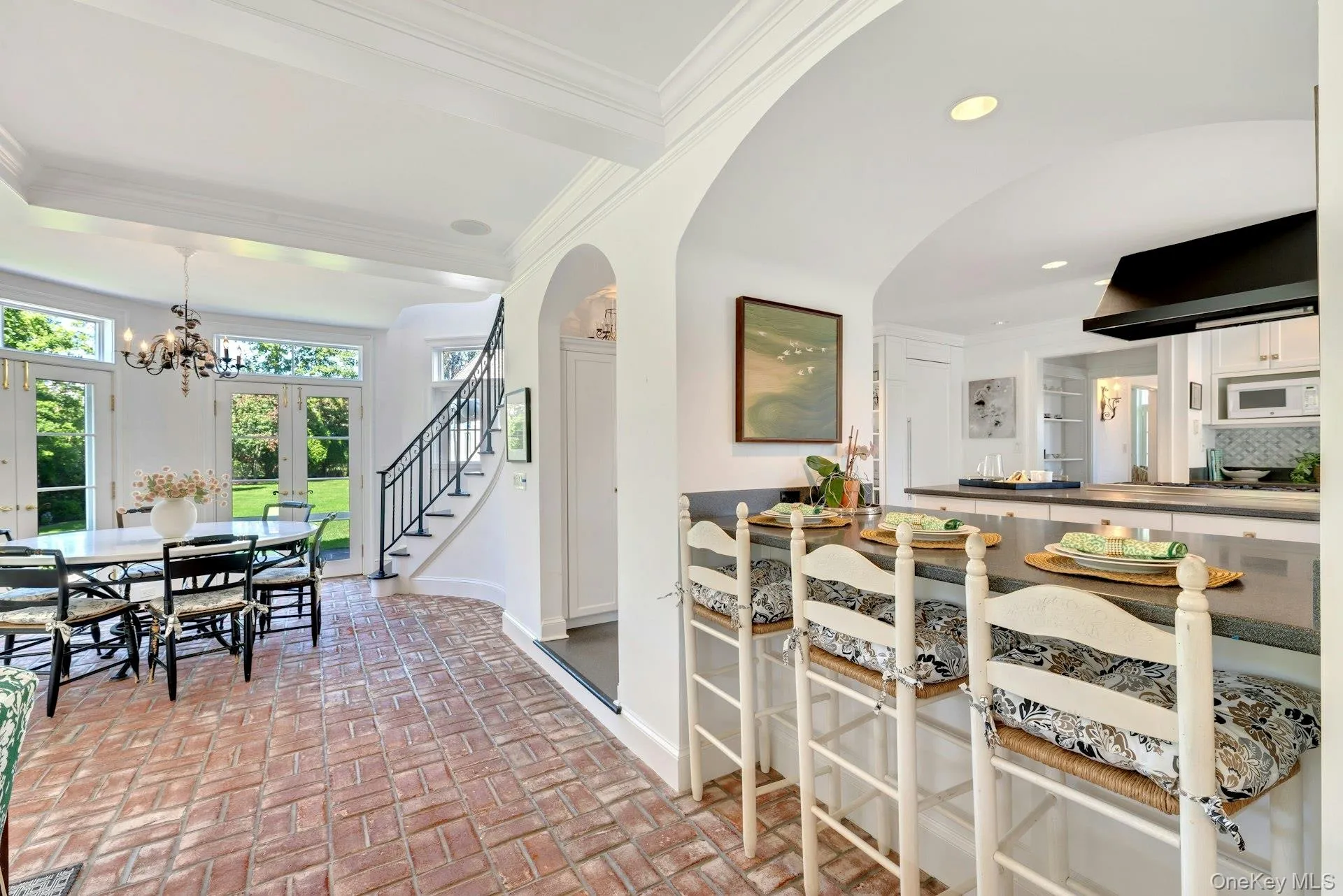 41 Niamogue Lane, Southampton, New York 11959