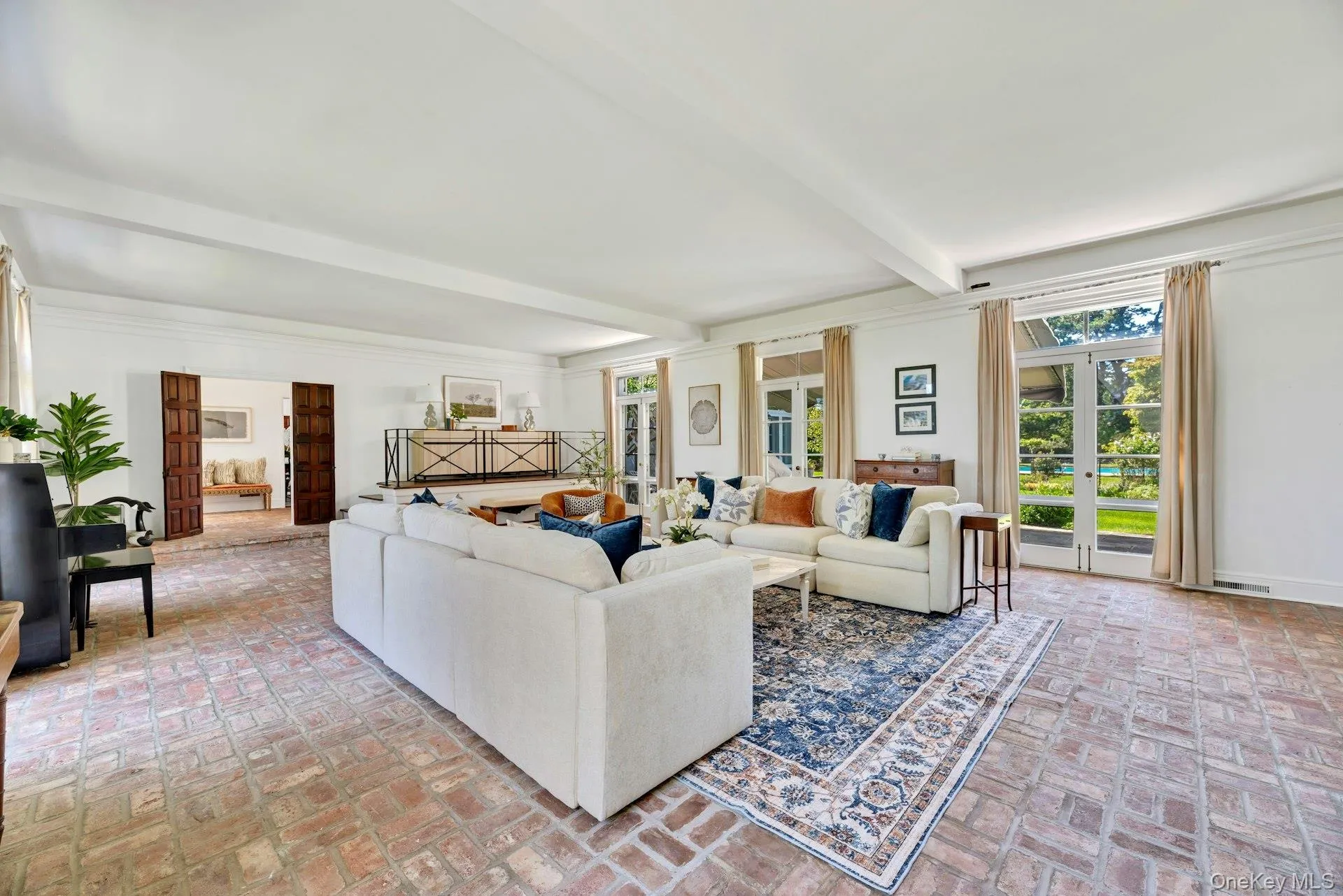 41 Niamogue Lane, Southampton, New York 11959
