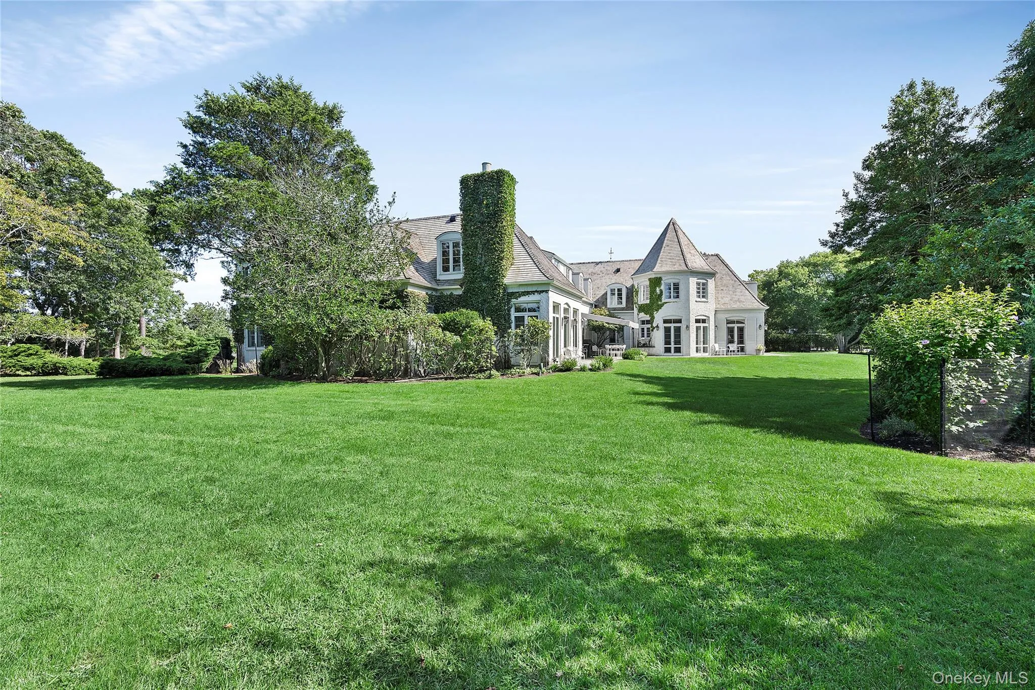 41 Niamogue Lane, Southampton, New York 11959