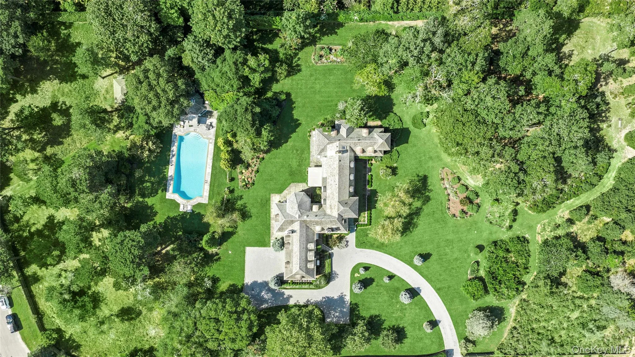 41 Niamogue Lane, Southampton, New York 11959