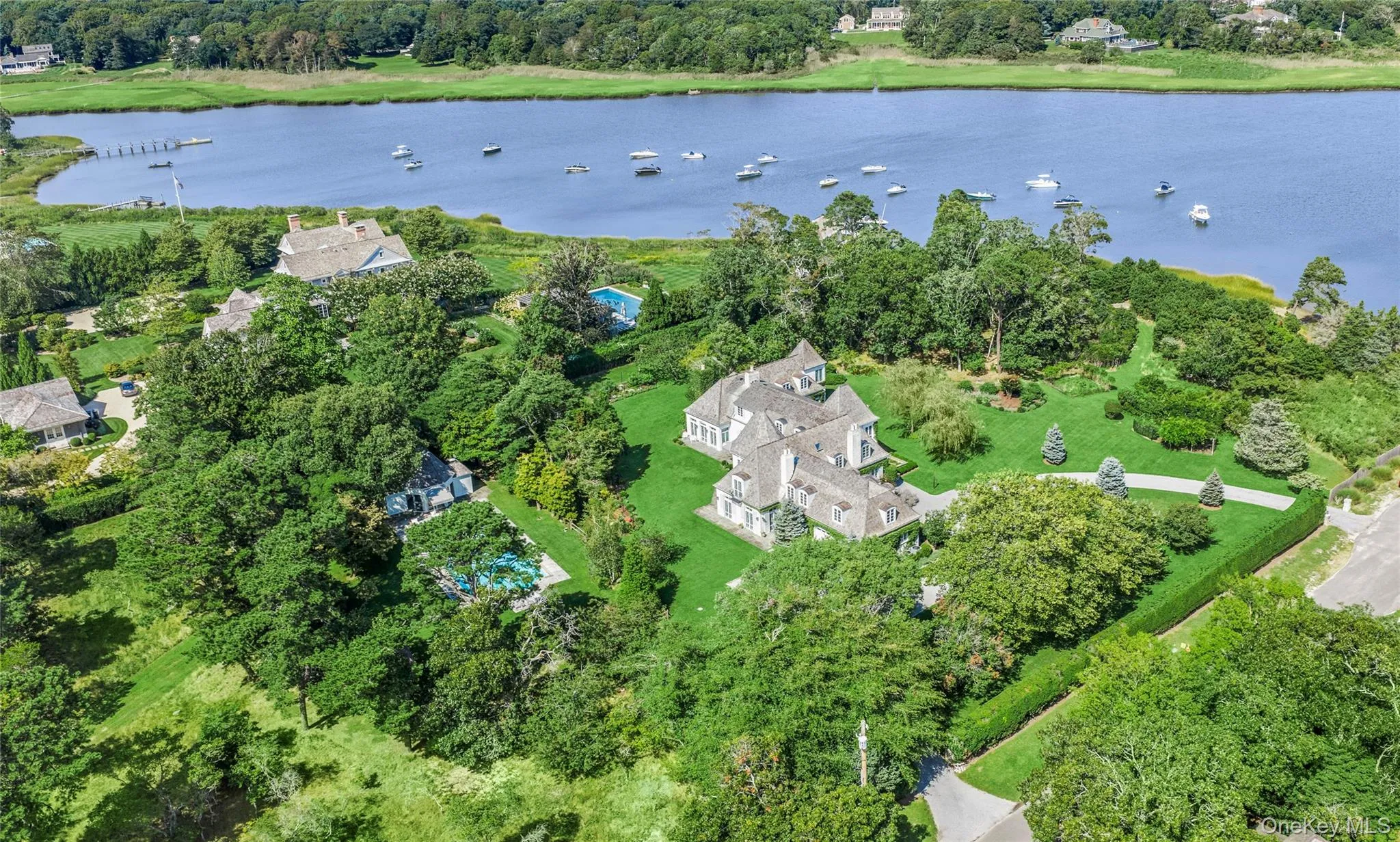 41 Niamogue Lane, Southampton, New York 11959