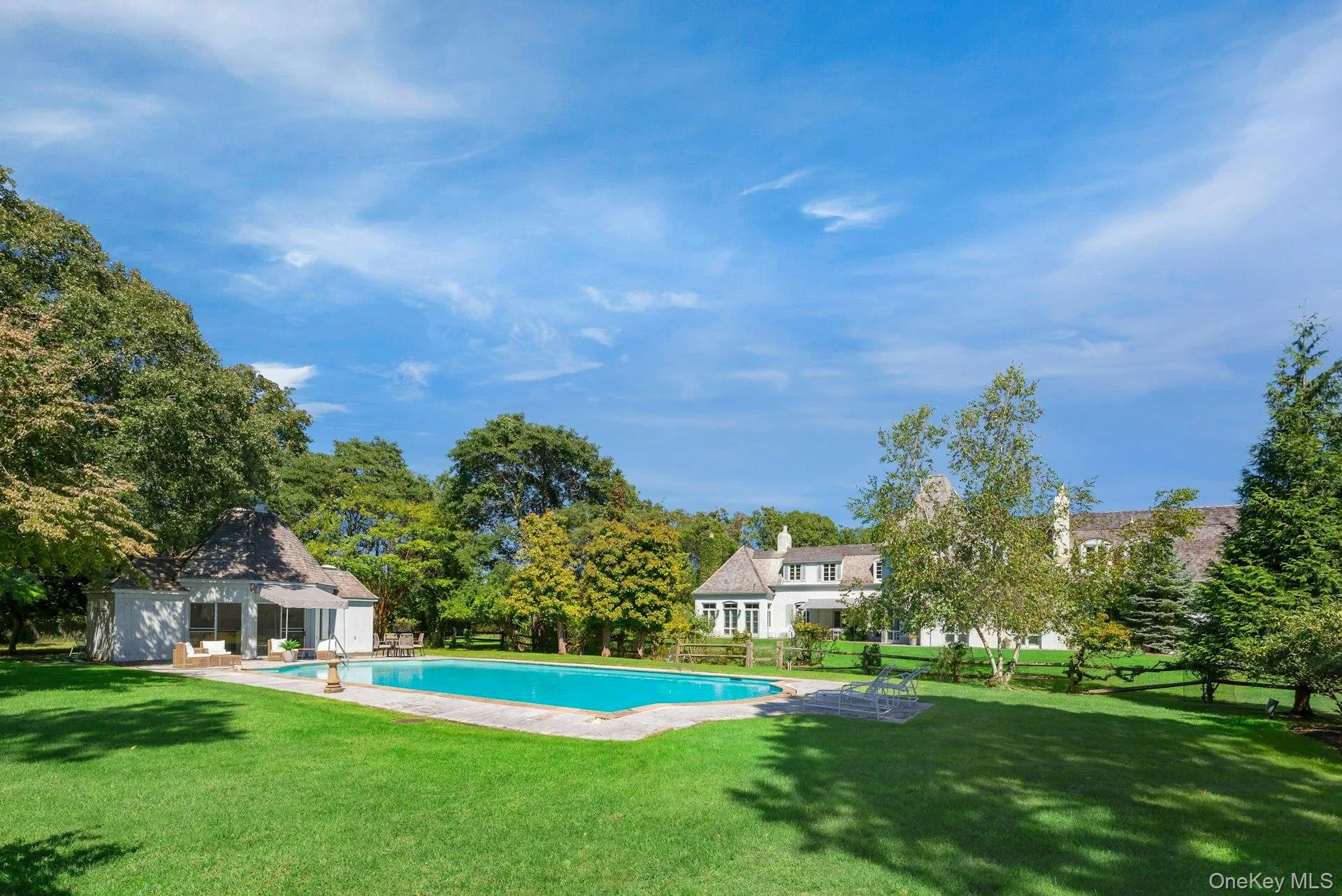 41 Niamogue Lane, Southampton, New York 11959