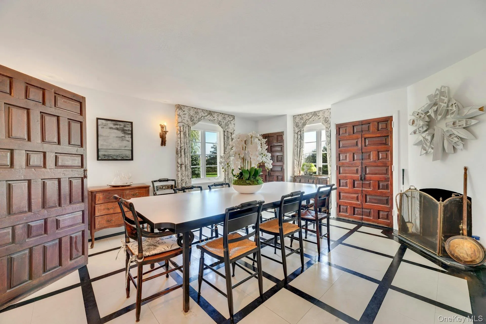 41 Niamogue Lane, Southampton, New York 11959