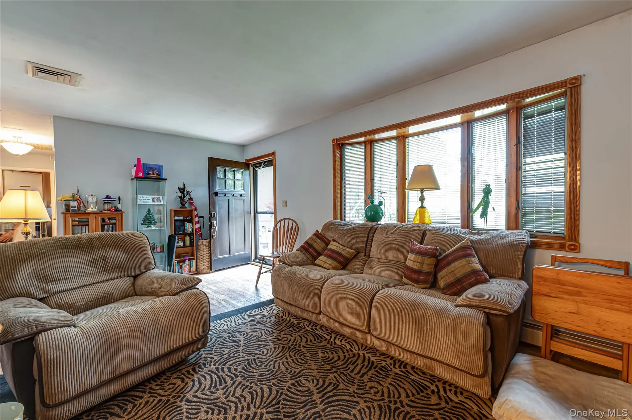 9 Beach Avenue, Brookhaven, NY, 3 Bedrooms Bedrooms, 6 Rooms Rooms,1 BathroomBathrooms,Residential,For Rent,Beach,0,1004770 9 Beach Avenue, Brookhaven, NY, 3 Bedrooms Bedrooms, 6 Rooms Rooms,1 BathroomBathrooms,Residential,For Rent,Beach,0,1004770