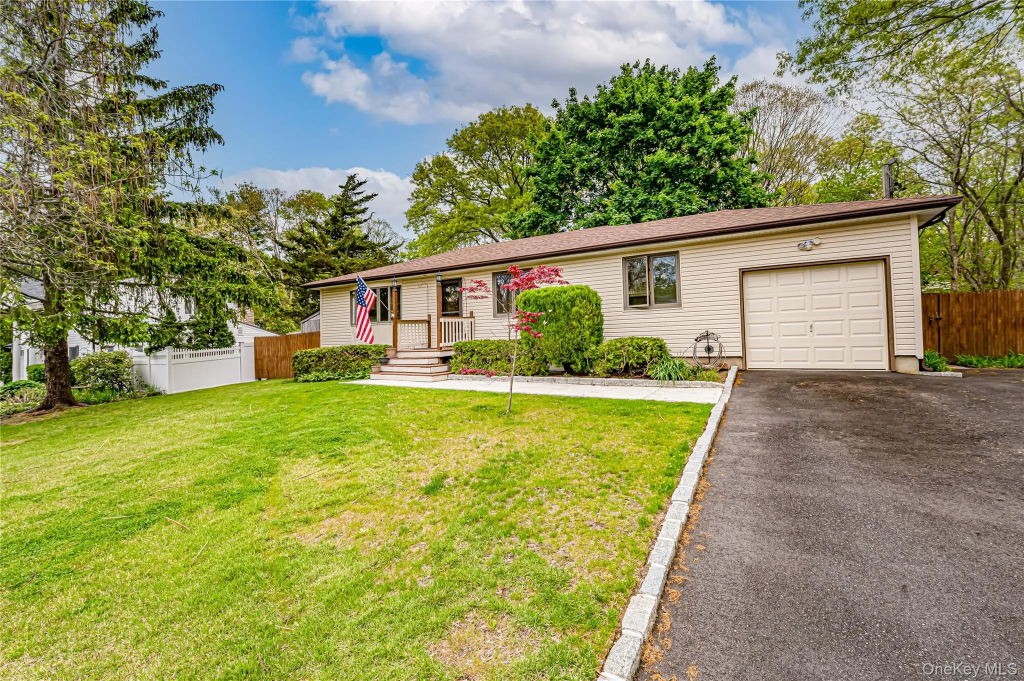 9 Beach Avenue, Brookhaven, NY, 3 Bedrooms Bedrooms, 6 Rooms Rooms,1 BathroomBathrooms,Residential,For Rent,Beach,0,1004770 9 Beach Avenue, Brookhaven, NY, 3 Bedrooms Bedrooms, 6 Rooms Rooms,1 BathroomBathrooms,Residential,For Rent,Beach,0,1004770