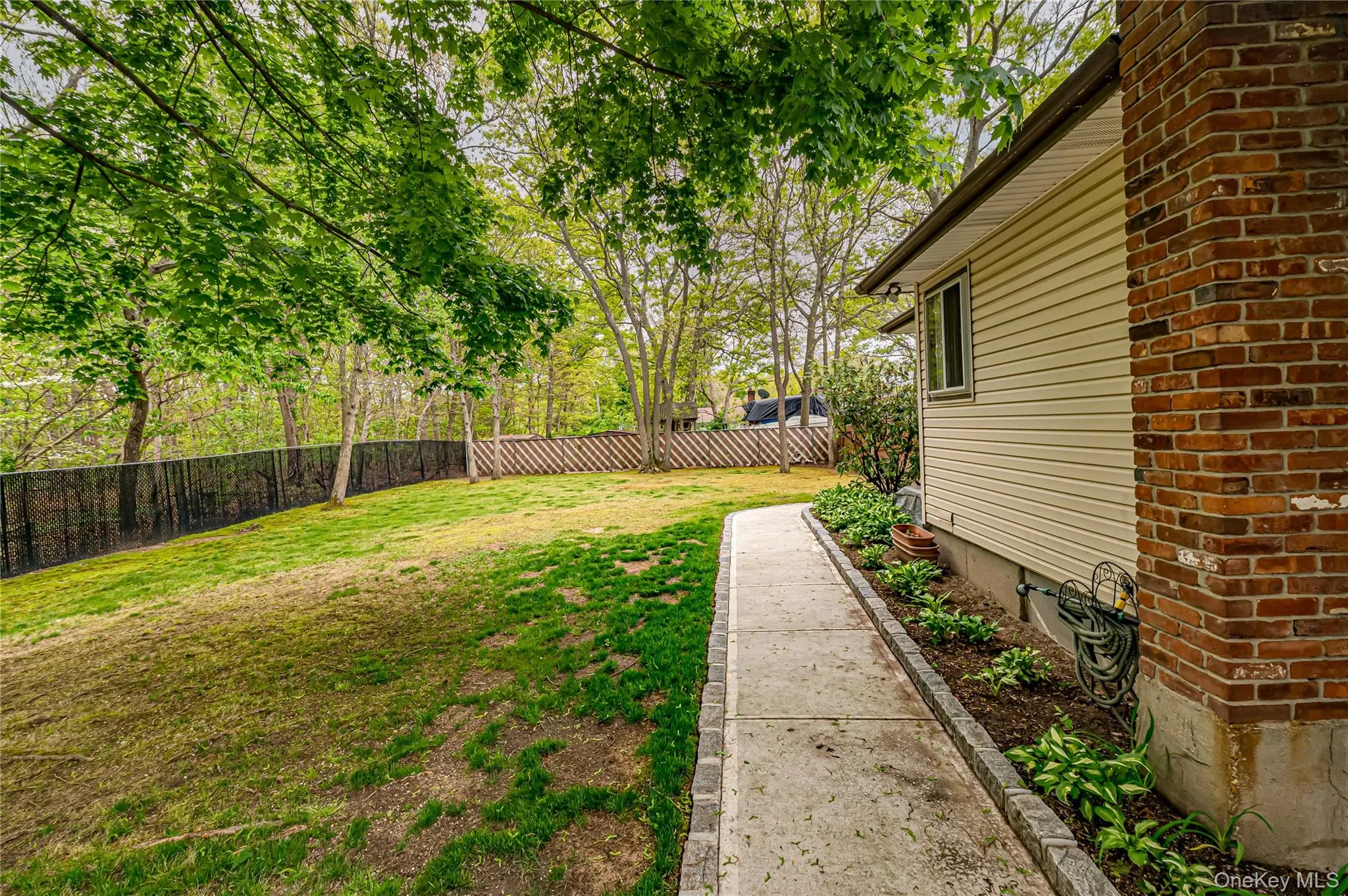 Spacious backyard. Spacious backyard.
