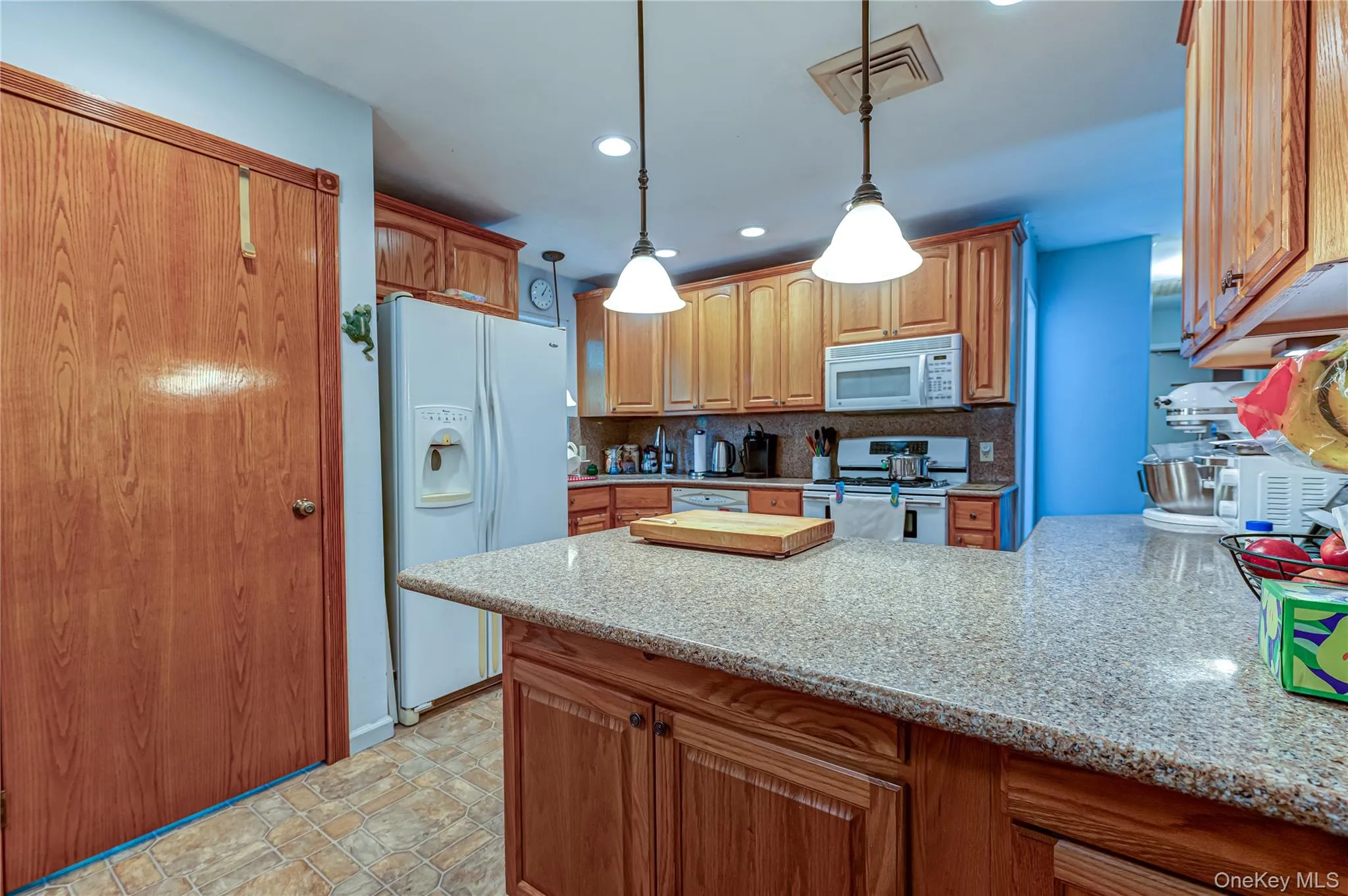 9 Beach Avenue, Brookhaven, NY, 3 Bedrooms Bedrooms, 6 Rooms Rooms,1 BathroomBathrooms,Residential,For Rent,Beach,0,1004770 9 Beach Avenue, Brookhaven, NY, 3 Bedrooms Bedrooms, 6 Rooms Rooms,1 BathroomBathrooms,Residential,For Rent,Beach,0,1004770