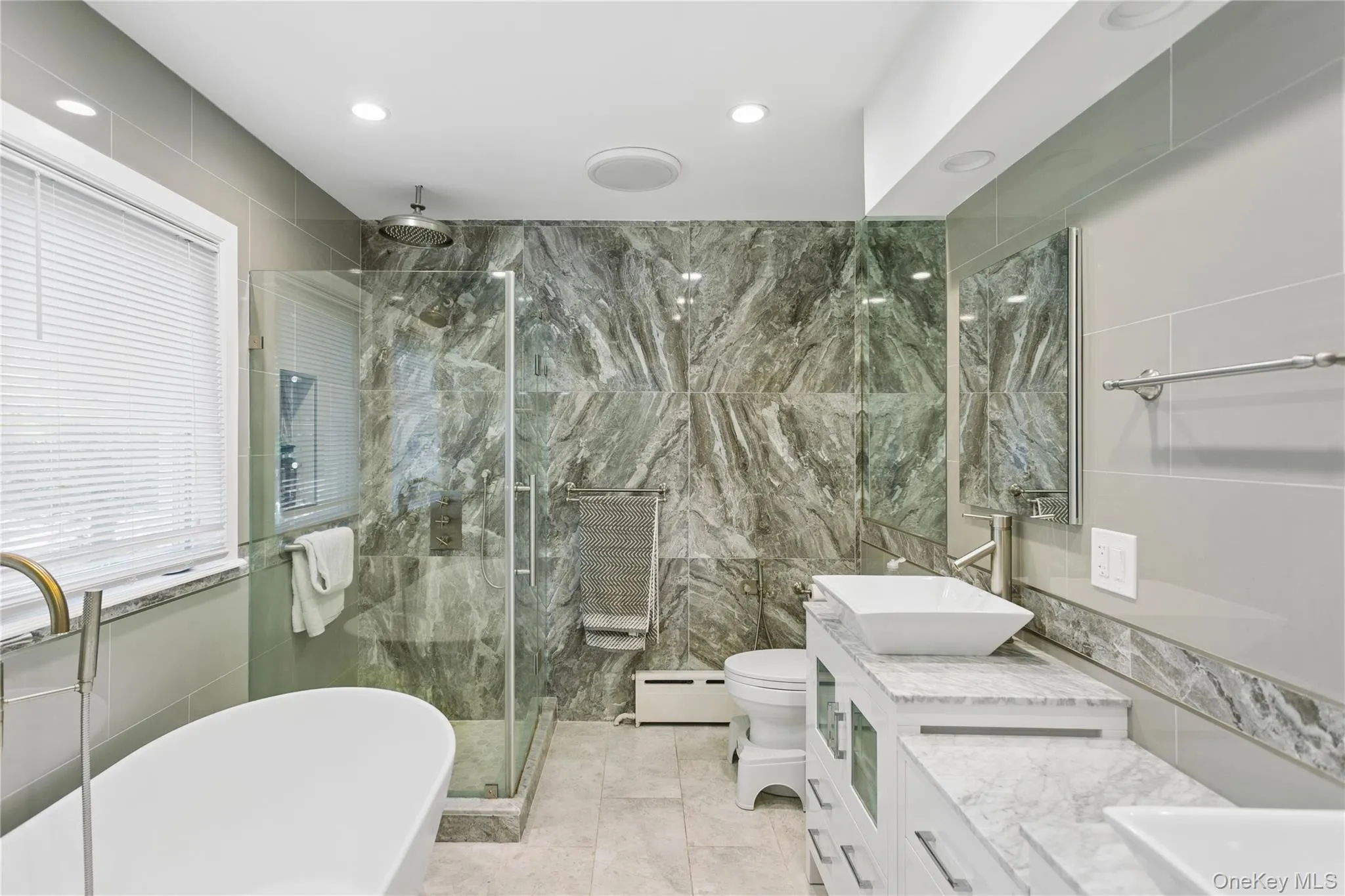 996 Wateredge Place, Hempstead, NY, 5 Bedrooms Bedrooms, 11 Rooms Rooms,4 BathroomsBathrooms,Residential,For Rent,Wateredge,0,1004772 996 Wateredge Place, Hempstead, NY, 5 Bedrooms Bedrooms, 11 Rooms Rooms,4 BathroomsBathrooms,Residential,For Rent,Wateredge,0,1004772