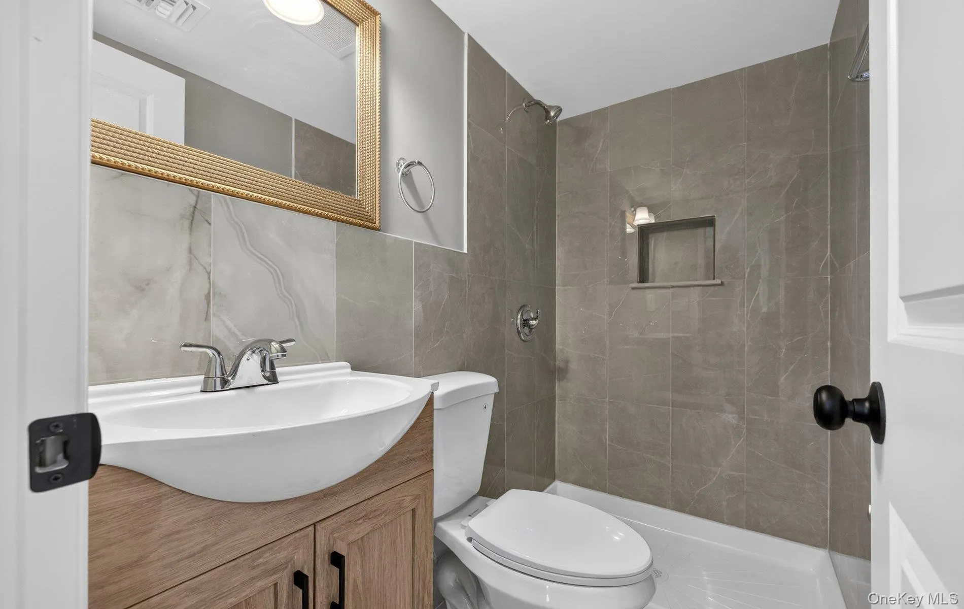 933 Queens Avenue, Babylon, NY, 4 Bedrooms Bedrooms, 7 Rooms Rooms,3 BathroomsBathrooms,Residential,For Rent,Queens,0,1004776 933 Queens Avenue, Babylon, NY, 4 Bedrooms Bedrooms, 7 Rooms Rooms,3 BathroomsBathrooms,Residential,For Rent,Queens,0,1004776