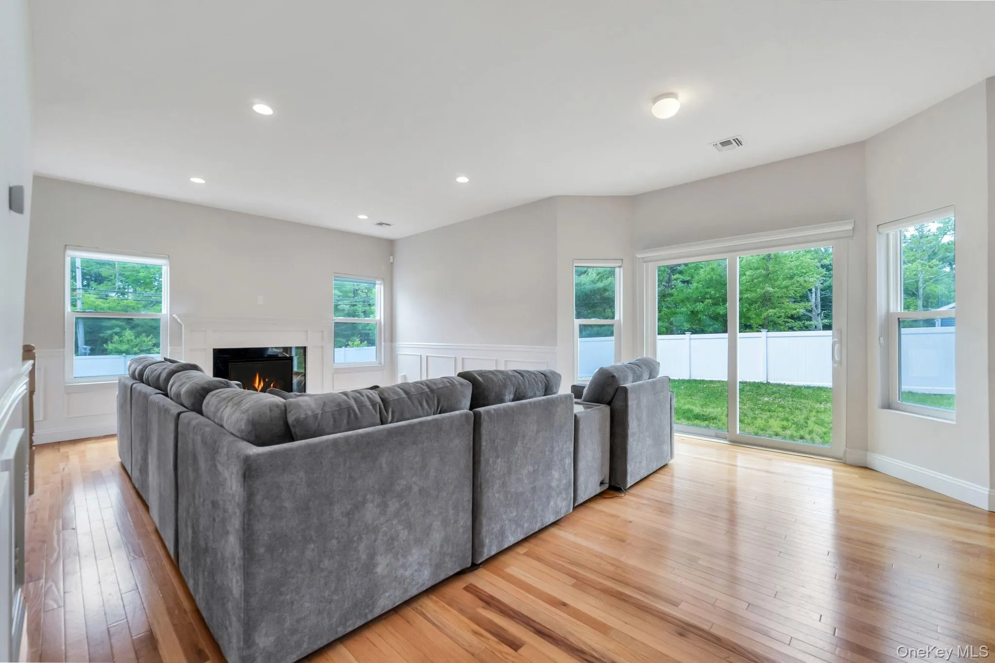 164 Chestnut Street, Brookhaven, NY, 4 Bedrooms Bedrooms, 10 Rooms Rooms,2 BathroomsBathrooms,Residential,For Rent,Chestnut,0,1004777 164 Chestnut Street, Brookhaven, NY, 4 Bedrooms Bedrooms, 10 Rooms Rooms,2 BathroomsBathrooms,Residential,For Rent,Chestnut,0,1004777