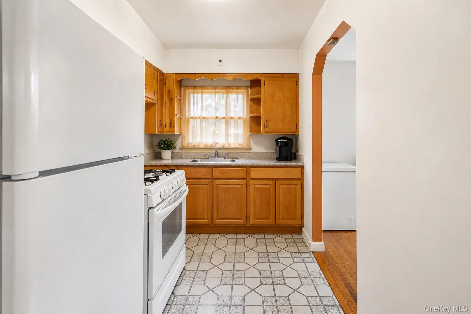 4234 Monticello Avenue, New York, NY, 3 Bedrooms Bedrooms, 9 Rooms Rooms,1 BathroomBathrooms,Residential,For Rent,Monticello,0,1004778 4234 Monticello Avenue, New York, NY, 3 Bedrooms Bedrooms, 9 Rooms Rooms,1 BathroomBathrooms,Residential,For Rent,Monticello,0,1004778