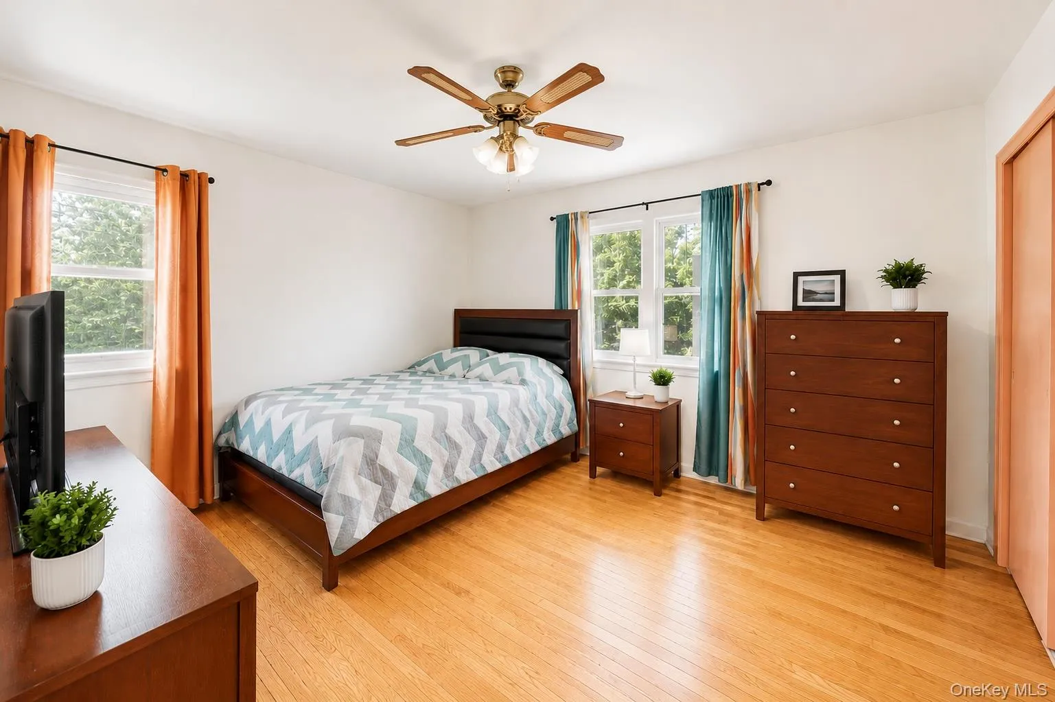 4234 Monticello Avenue, New York, NY, 3 Bedrooms Bedrooms, 9 Rooms Rooms,1 BathroomBathrooms,Residential,For Rent,Monticello,0,1004778 4234 Monticello Avenue, New York, NY, 3 Bedrooms Bedrooms, 9 Rooms Rooms,1 BathroomBathrooms,Residential,For Rent,Monticello,0,1004778