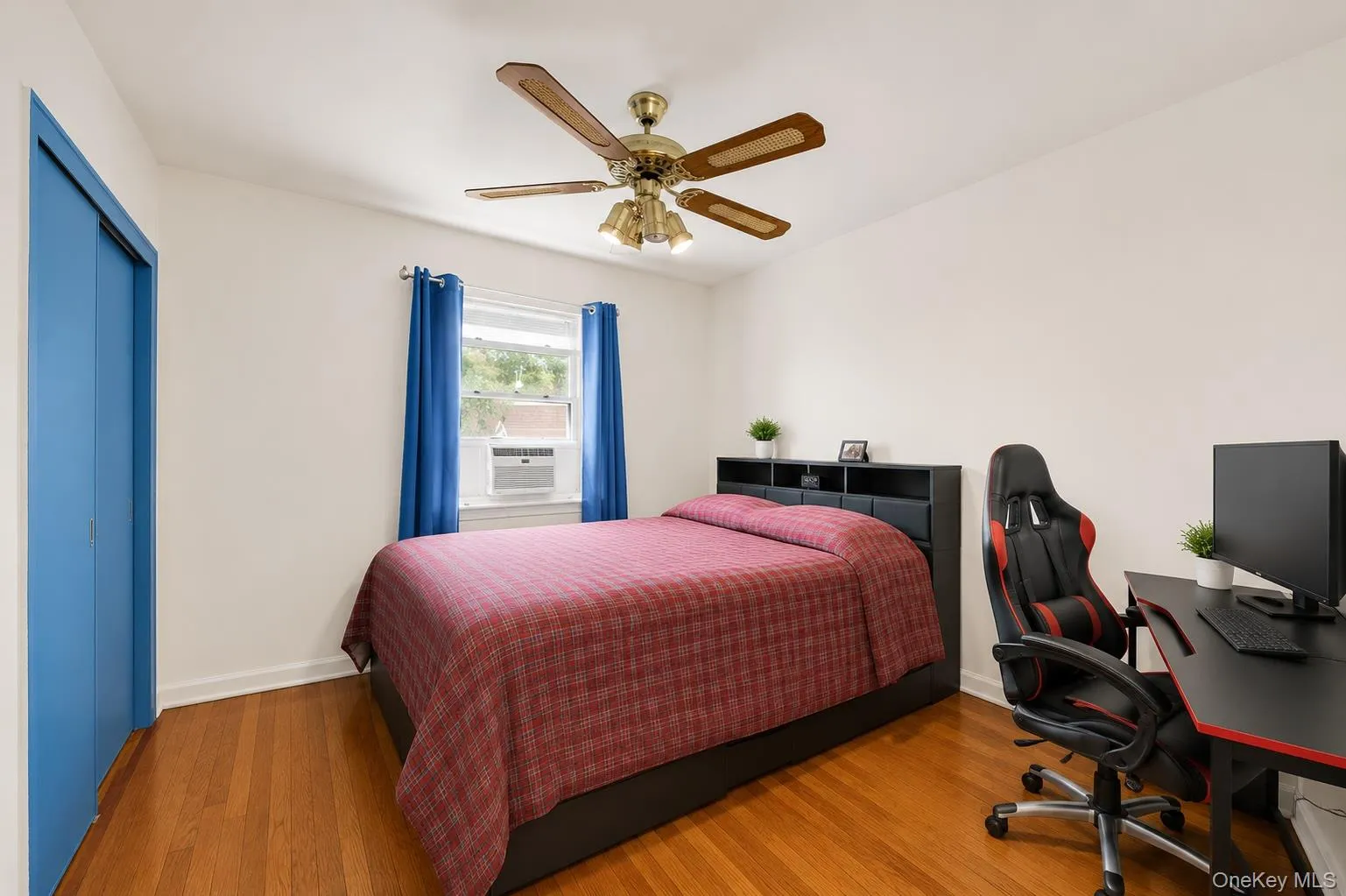 4234 Monticello Avenue, New York, NY, 3 Bedrooms Bedrooms, 9 Rooms Rooms,1 BathroomBathrooms,Residential,For Rent,Monticello,0,1004778 4234 Monticello Avenue, New York, NY, 3 Bedrooms Bedrooms, 9 Rooms Rooms,1 BathroomBathrooms,Residential,For Rent,Monticello,0,1004778