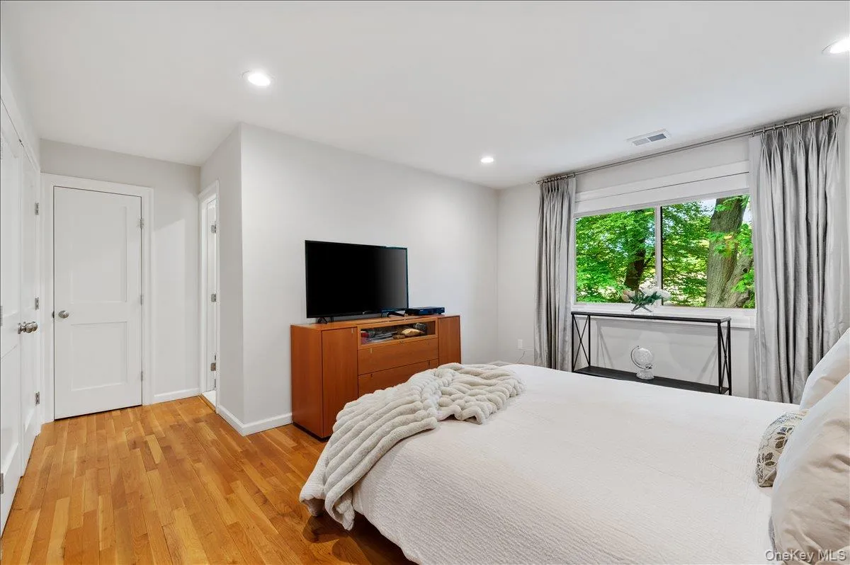 225 Hamlet Drive, Oyster Bay, NY, 3 Bedrooms Bedrooms, 6 Rooms Rooms,2 BathroomsBathrooms,Residential,For Rent,Hamlet,0,1004783 225 Hamlet Drive, Oyster Bay, NY, 3 Bedrooms Bedrooms, 6 Rooms Rooms,2 BathroomsBathrooms,Residential,For Rent,Hamlet,0,1004783
