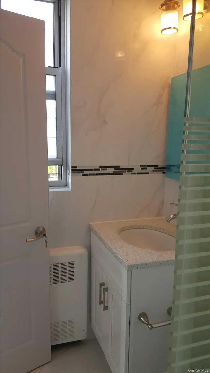 41-40 Union Street, New York, NY, 2 Bedrooms Bedrooms, 5 Rooms Rooms,1 BathroomBathrooms,Residential,For Rent,Union,0,1004785 41-40 Union Street, New York, NY, 2 Bedrooms Bedrooms, 5 Rooms Rooms,1 BathroomBathrooms,Residential,For Rent,Union,0,1004785