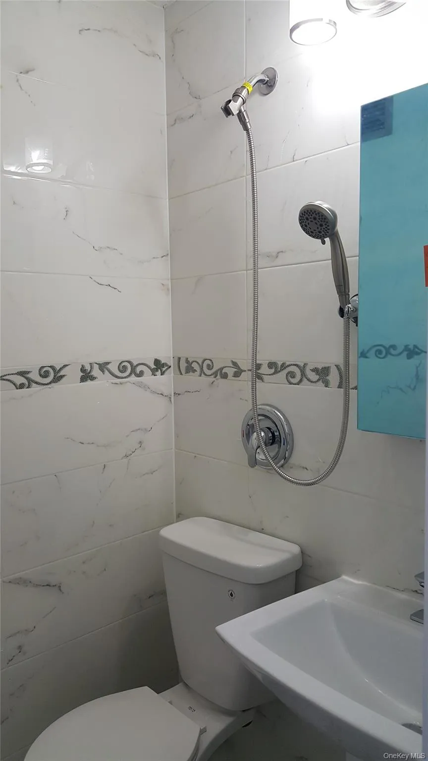 41-40 Union Street, New York, NY, 2 Bedrooms Bedrooms, 5 Rooms Rooms,1 BathroomBathrooms,Residential,For Rent,Union,0,1004785 41-40 Union Street, New York, NY, 2 Bedrooms Bedrooms, 5 Rooms Rooms,1 BathroomBathrooms,Residential,For Rent,Union,0,1004785