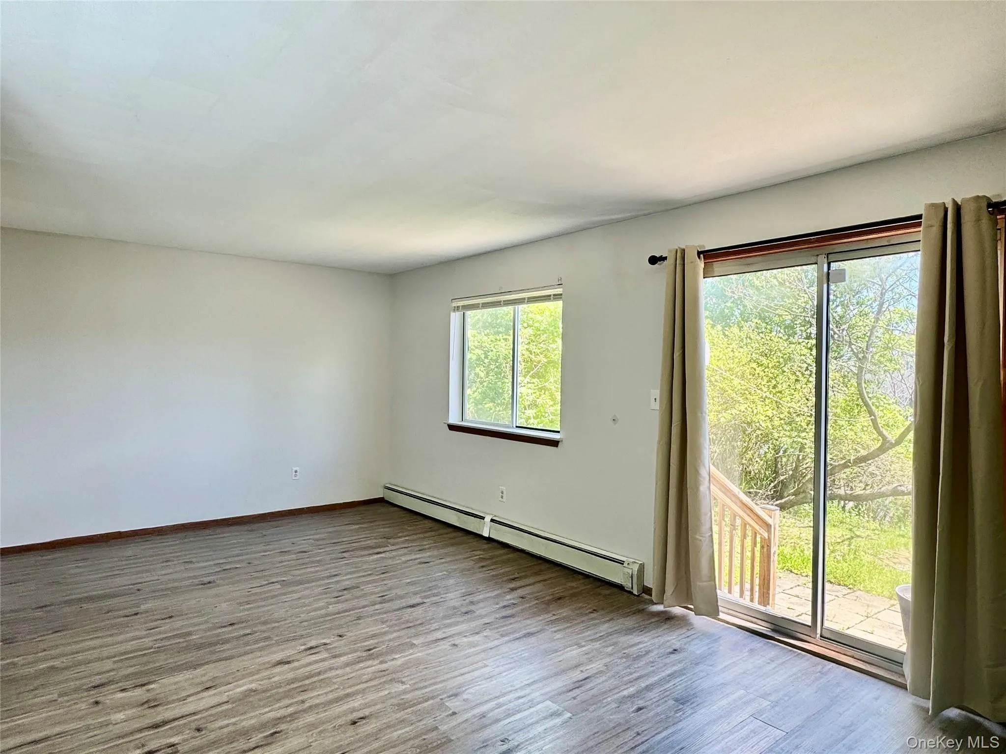 39 Cedar Court, Middletown, NY, 3 Bedrooms Bedrooms, 6 Rooms Rooms,1 BathroomBathrooms,Residential,For Rent,Cedar,0,1004789 39 Cedar Court, Middletown, NY, 3 Bedrooms Bedrooms, 6 Rooms Rooms,1 BathroomBathrooms,Residential,For Rent,Cedar,0,1004789