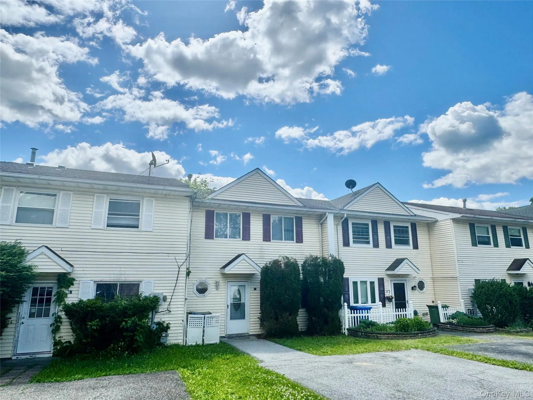 39 Cedar Court, Middletown, NY, 3 Bedrooms Bedrooms, 6 Rooms Rooms,1 BathroomBathrooms,Residential,For Rent,Cedar,0,1004789 39 Cedar Court, Middletown, NY, 3 Bedrooms Bedrooms, 6 Rooms Rooms,1 BathroomBathrooms,Residential,For Rent,Cedar,0,1004789