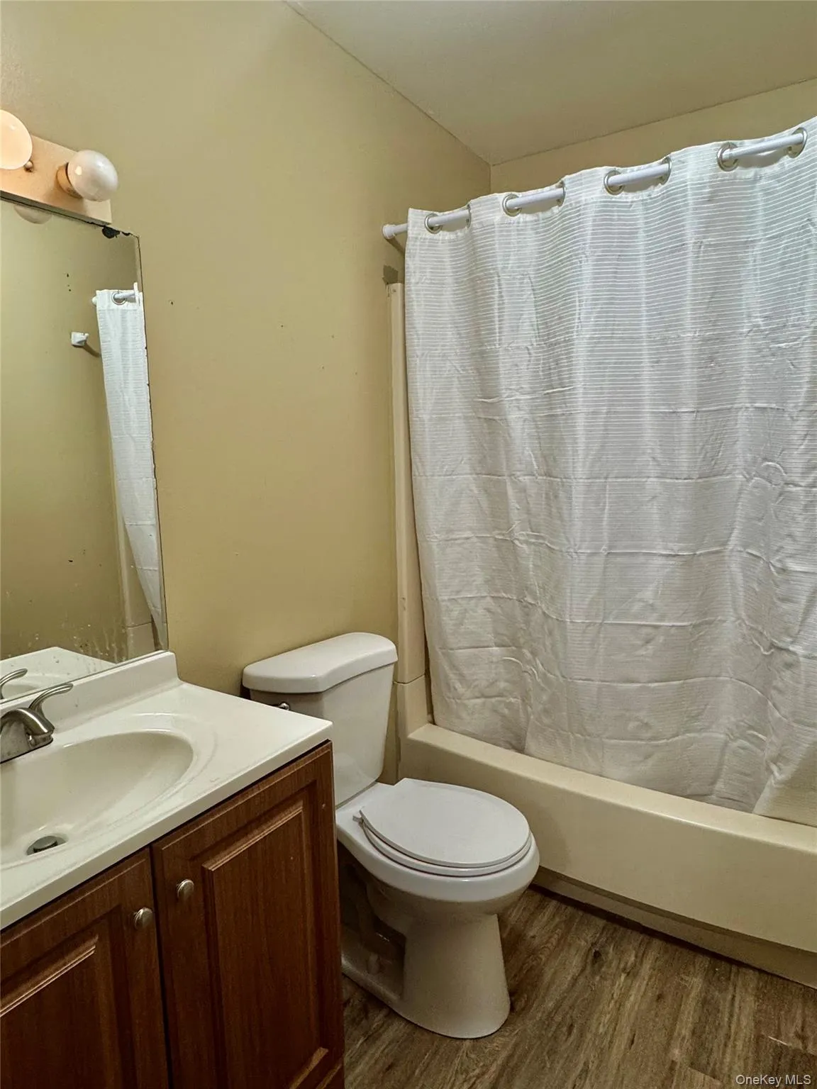 39 Cedar Court, Middletown, NY, 3 Bedrooms Bedrooms, 6 Rooms Rooms,1 BathroomBathrooms,Residential,For Rent,Cedar,0,1004789 39 Cedar Court, Middletown, NY, 3 Bedrooms Bedrooms, 6 Rooms Rooms,1 BathroomBathrooms,Residential,For Rent,Cedar,0,1004789