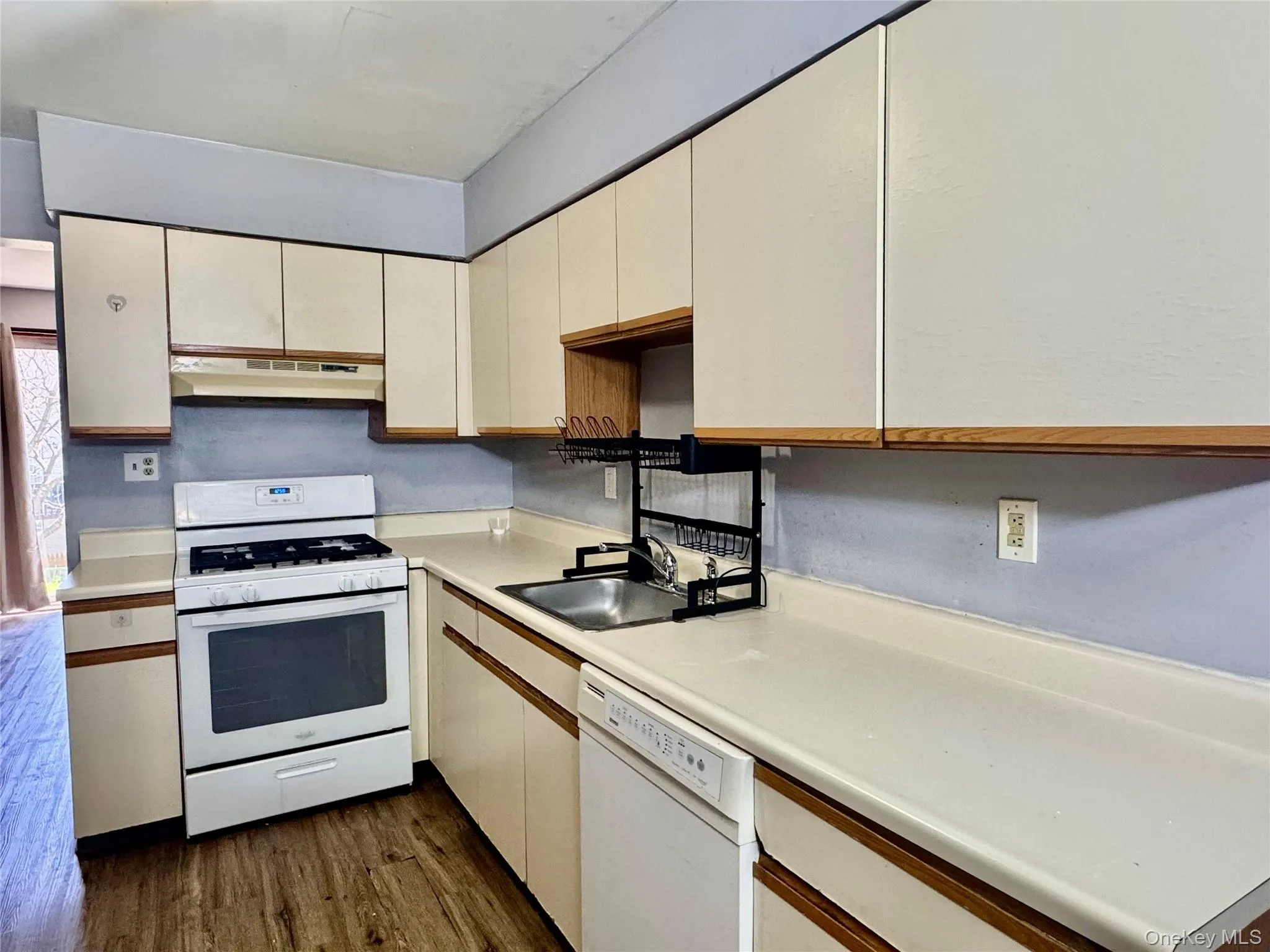 39 Cedar Court, Middletown, NY, 3 Bedrooms Bedrooms, 6 Rooms Rooms,1 BathroomBathrooms,Residential,For Rent,Cedar,0,1004789 39 Cedar Court, Middletown, NY, 3 Bedrooms Bedrooms, 6 Rooms Rooms,1 BathroomBathrooms,Residential,For Rent,Cedar,0,1004789