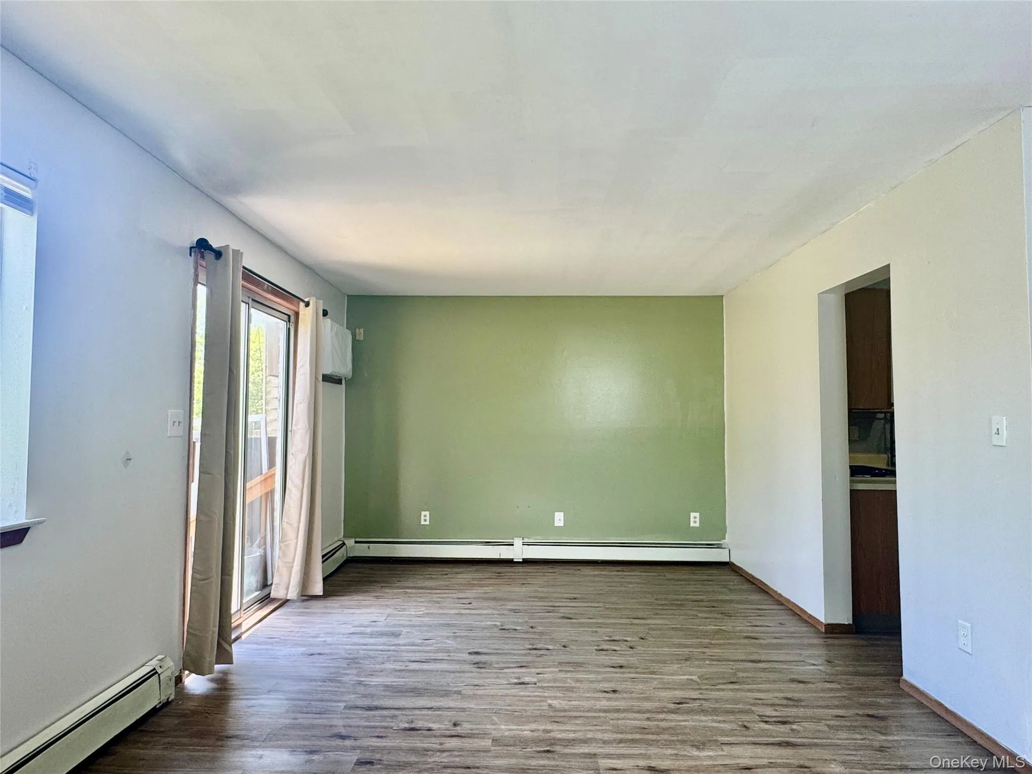 39 Cedar Court, Middletown, NY, 3 Bedrooms Bedrooms, 6 Rooms Rooms,1 BathroomBathrooms,Residential,For Rent,Cedar,0,1004789 39 Cedar Court, Middletown, NY, 3 Bedrooms Bedrooms, 6 Rooms Rooms,1 BathroomBathrooms,Residential,For Rent,Cedar,0,1004789