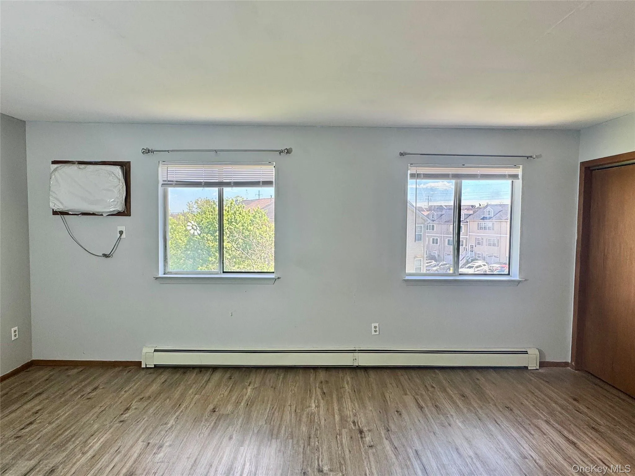 39 Cedar Court, Middletown, NY, 3 Bedrooms Bedrooms, 6 Rooms Rooms,1 BathroomBathrooms,Residential,For Rent,Cedar,0,1004789 39 Cedar Court, Middletown, NY, 3 Bedrooms Bedrooms, 6 Rooms Rooms,1 BathroomBathrooms,Residential,For Rent,Cedar,0,1004789