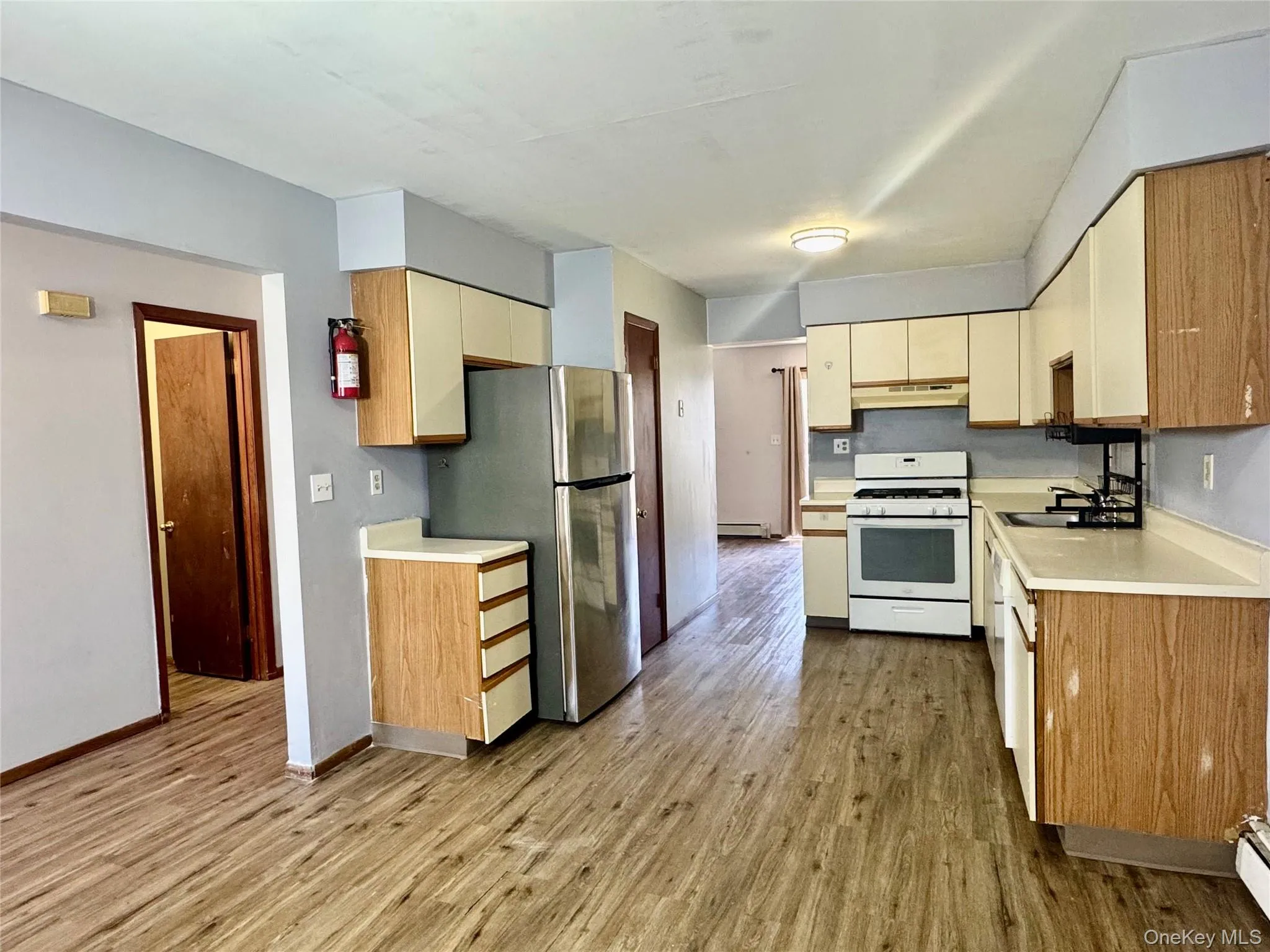 39 Cedar Court, Middletown, NY, 3 Bedrooms Bedrooms, 6 Rooms Rooms,1 BathroomBathrooms,Residential,For Rent,Cedar,0,1004789 39 Cedar Court, Middletown, NY, 3 Bedrooms Bedrooms, 6 Rooms Rooms,1 BathroomBathrooms,Residential,For Rent,Cedar,0,1004789