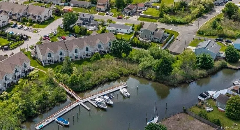 206 Anchor Court, Babylon, NY, 2 Bedrooms Bedrooms, 5 Rooms Rooms,2 BathroomsBathrooms,Residential,For Rent,Anchor,0,1004792 206 Anchor Court, Babylon, NY, 2 Bedrooms Bedrooms, 5 Rooms Rooms,2 BathroomsBathrooms,Residential,For Rent,Anchor,0,1004792