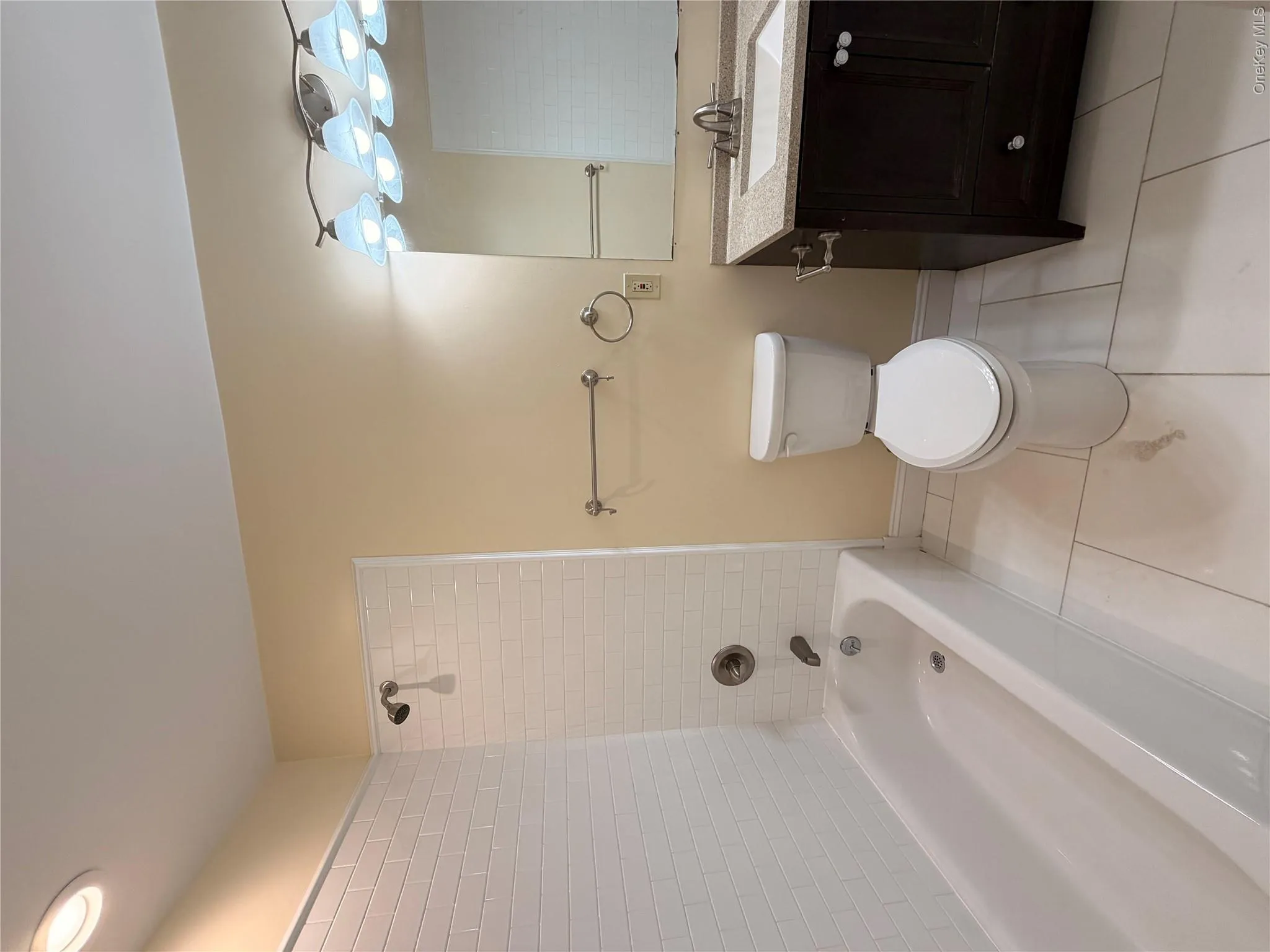 337 Main Street, Poughkeepsie, NY, 2 Bedrooms Bedrooms, 5 Rooms Rooms,2 BathroomsBathrooms,Residential Lease,For Rent,Main,0,1004793 337 Main Street, Poughkeepsie, NY, 2 Bedrooms Bedrooms, 5 Rooms Rooms,2 BathroomsBathrooms,Residential Lease,For Rent,Main,0,1004793