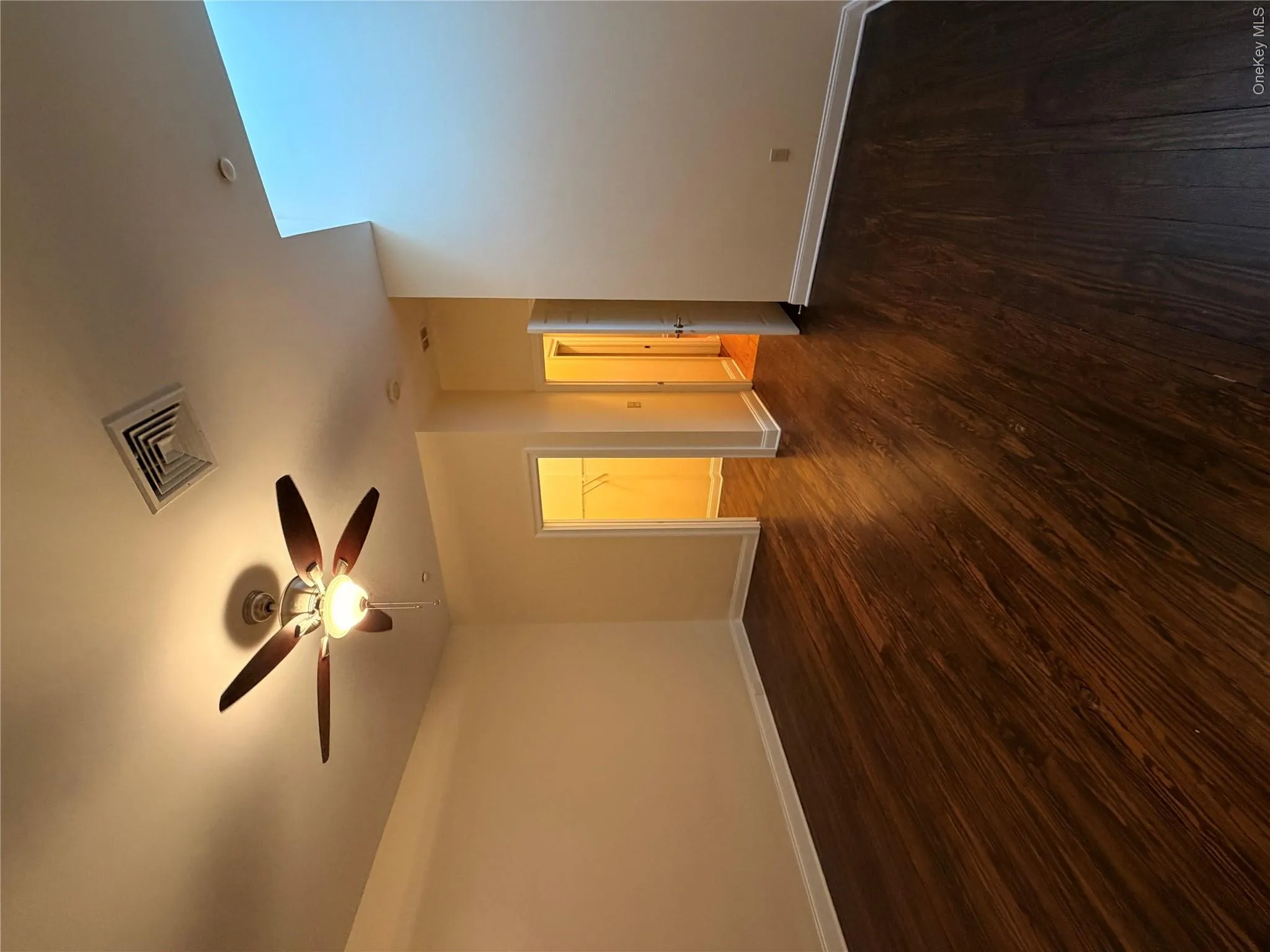 337 Main Street, Poughkeepsie, NY, 2 Bedrooms Bedrooms, 5 Rooms Rooms,2 BathroomsBathrooms,Residential Lease,For Rent,Main,0,1004793 337 Main Street, Poughkeepsie, NY, 2 Bedrooms Bedrooms, 5 Rooms Rooms,2 BathroomsBathrooms,Residential Lease,For Rent,Main,0,1004793