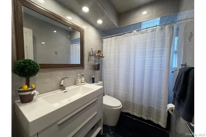 882 Roosevelt Street, Hempstead, NY, 6 Bedrooms Bedrooms, 9 Rooms Rooms,2 BathroomsBathrooms,Residential,For Rent,Roosevelt,0,1004797 882 Roosevelt Street, Hempstead, NY, 6 Bedrooms Bedrooms, 9 Rooms Rooms,2 BathroomsBathrooms,Residential,For Rent,Roosevelt,0,1004797