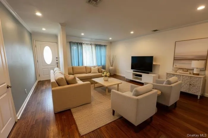 882 Roosevelt Street, Hempstead, NY, 6 Bedrooms Bedrooms, 9 Rooms Rooms,2 BathroomsBathrooms,Residential,For Rent,Roosevelt,0,1004797 882 Roosevelt Street, Hempstead, NY, 6 Bedrooms Bedrooms, 9 Rooms Rooms,2 BathroomsBathrooms,Residential,For Rent,Roosevelt,0,1004797