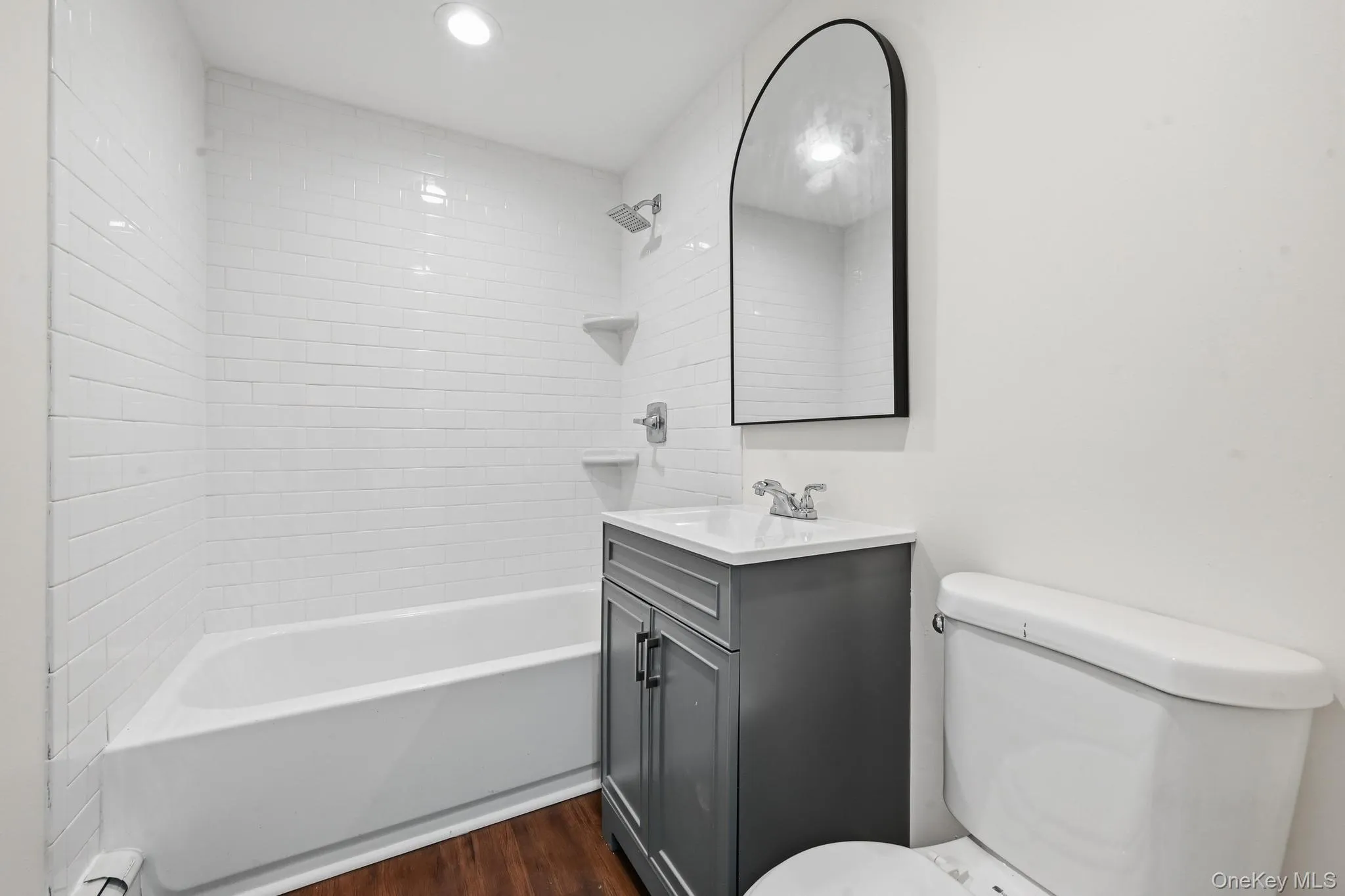 27 Lindner Place, Smithtown, NY, 3 Bedrooms Bedrooms, 5 Rooms Rooms,1 BathroomBathrooms,Residential,For Rent,Lindner,0,1004798 27 Lindner Place, Smithtown, NY, 3 Bedrooms Bedrooms, 5 Rooms Rooms,1 BathroomBathrooms,Residential,For Rent,Lindner,0,1004798