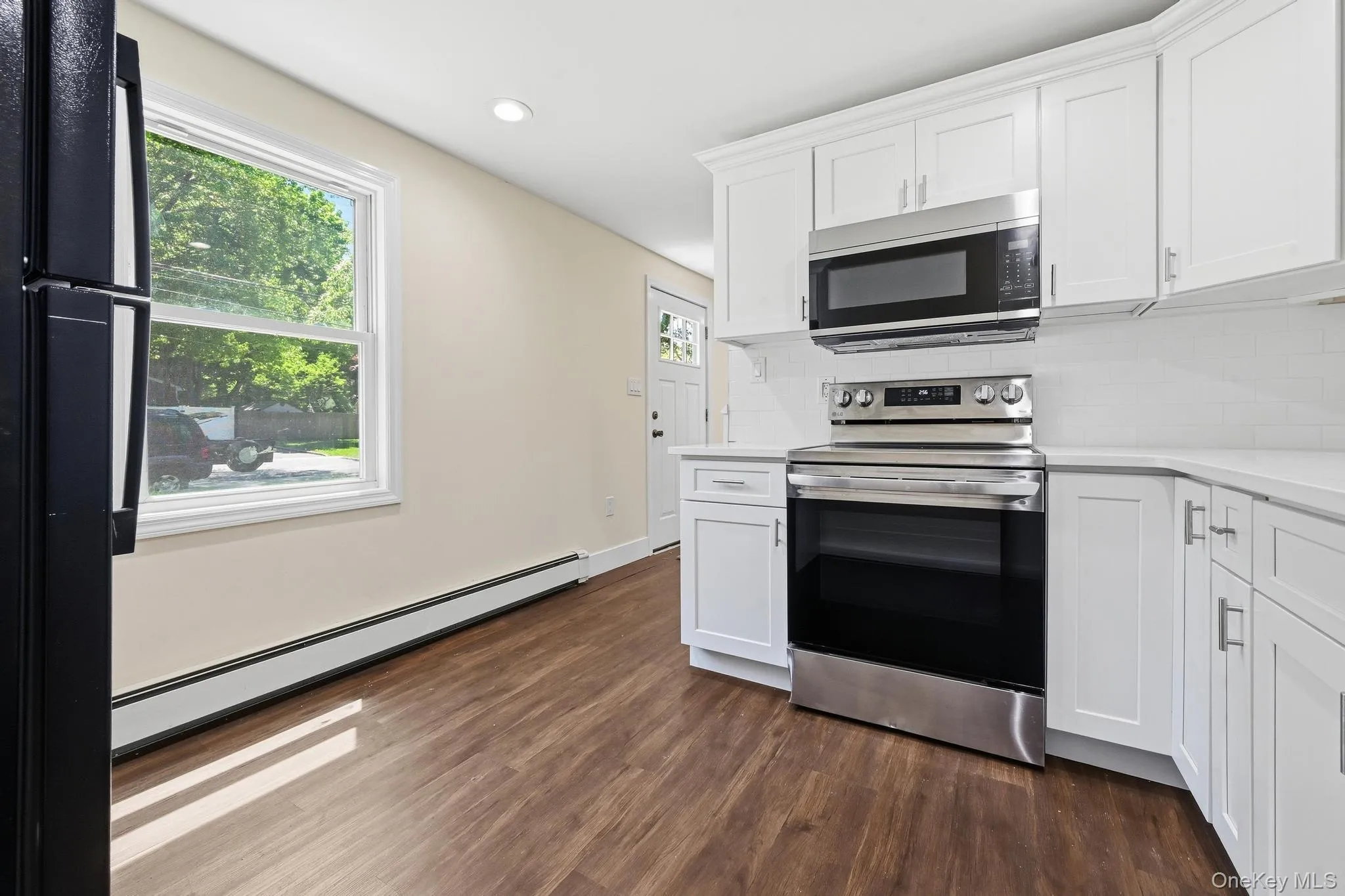 27 Lindner Place, Smithtown, NY, 3 Bedrooms Bedrooms, 5 Rooms Rooms,1 BathroomBathrooms,Residential,For Rent,Lindner,0,1004798 27 Lindner Place, Smithtown, NY, 3 Bedrooms Bedrooms, 5 Rooms Rooms,1 BathroomBathrooms,Residential,For Rent,Lindner,0,1004798