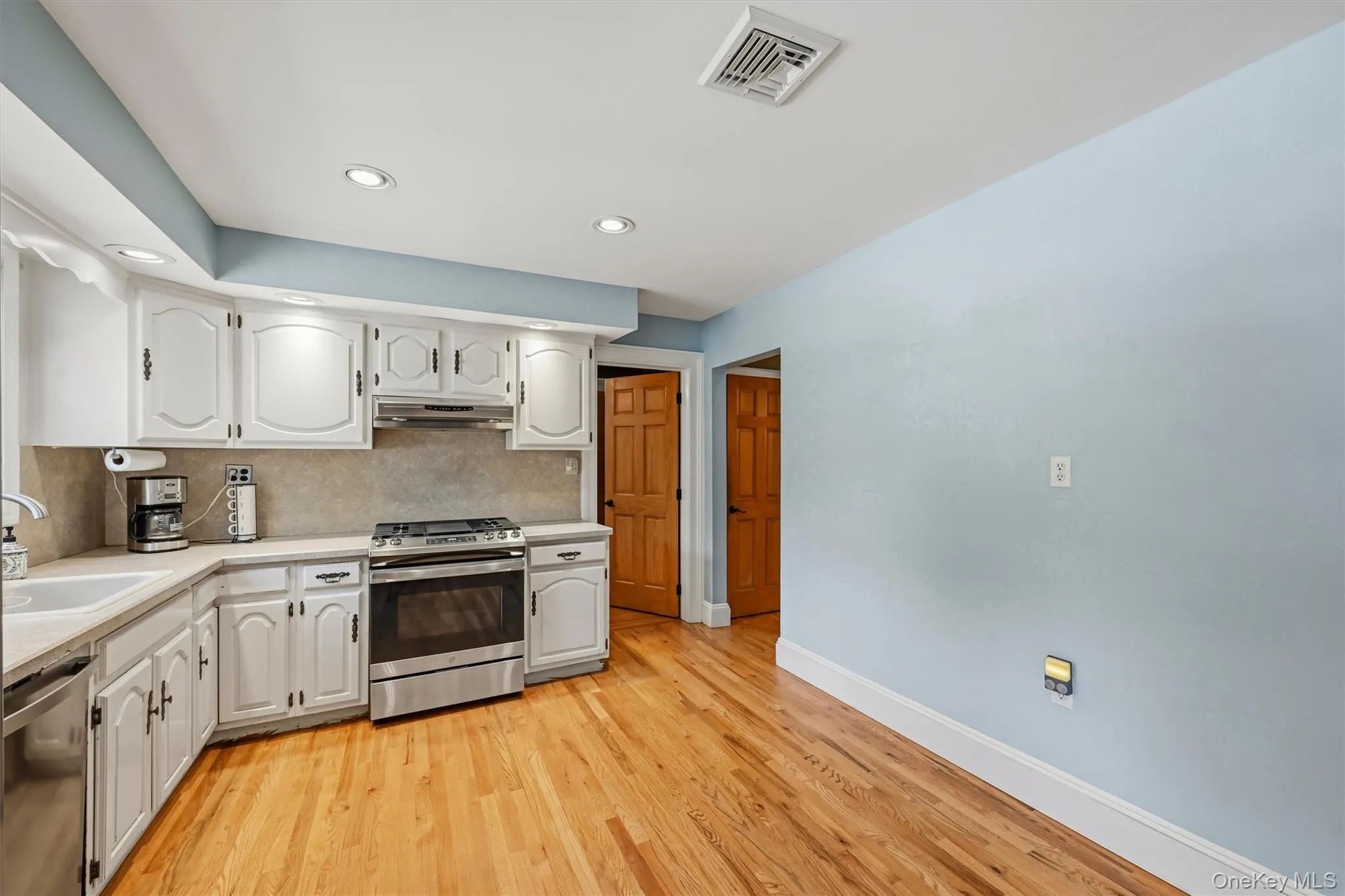 68 Erie Street, Orangetown, NY, 3 Bedrooms Bedrooms, 10 Rooms Rooms,2 BathroomsBathrooms,Residential,For Rent,Erie,0,KEY1004800 68 Erie Street, Orangetown, NY, 3 Bedrooms Bedrooms, 10 Rooms Rooms,2 BathroomsBathrooms,Residential,For Rent,Erie,0,KEY1004800