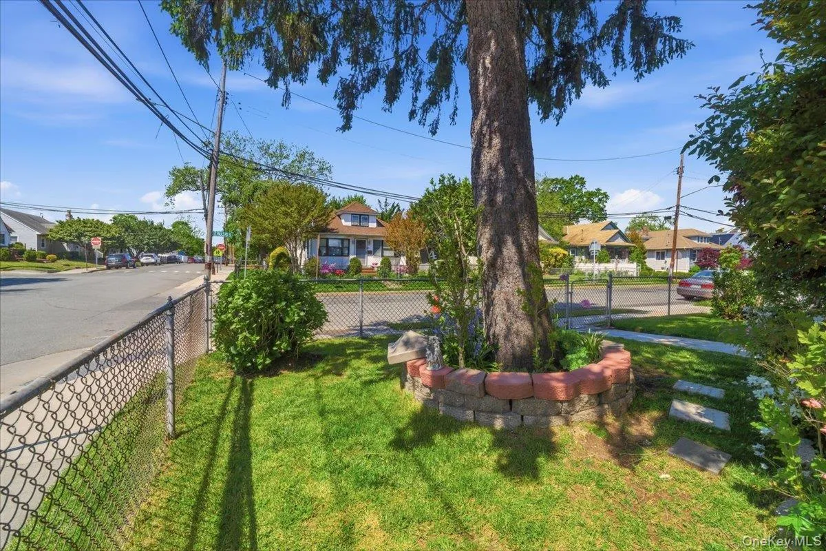 44 Saint Pauls Road, Hempstead, NY, 4 Bedrooms Bedrooms, 11 Rooms Rooms,3 BathroomsBathrooms,Residential,For Rent,Saint Pauls,0,1004803 44 Saint Pauls Road, Hempstead, NY, 4 Bedrooms Bedrooms, 11 Rooms Rooms,3 BathroomsBathrooms,Residential,For Rent,Saint Pauls,0,1004803
